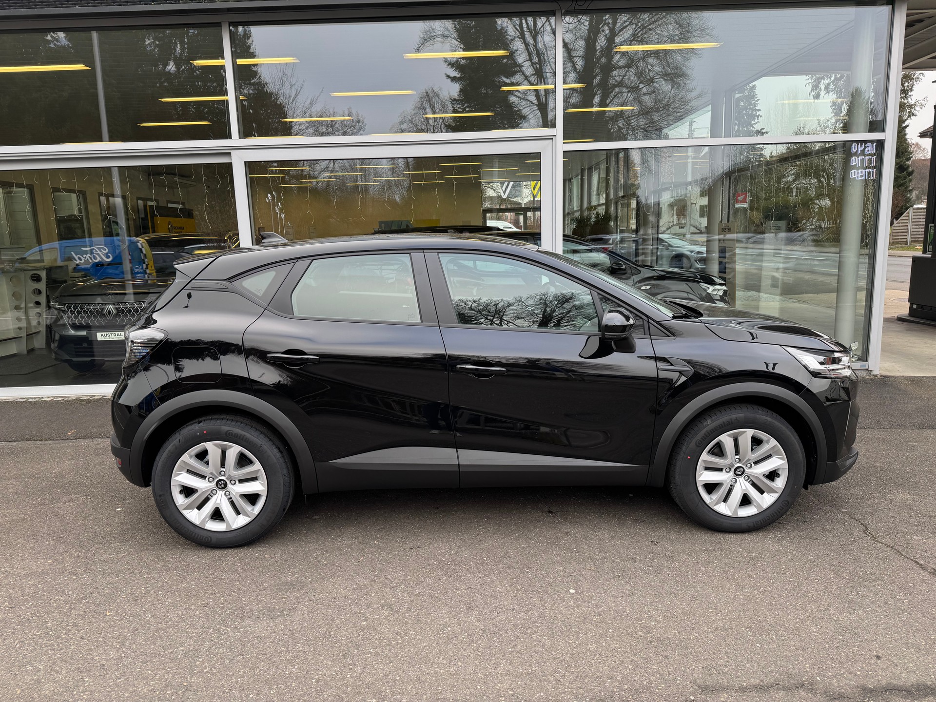 RENAULT Captur 1.8 E-Tech 160 Evolution DHT-image-1