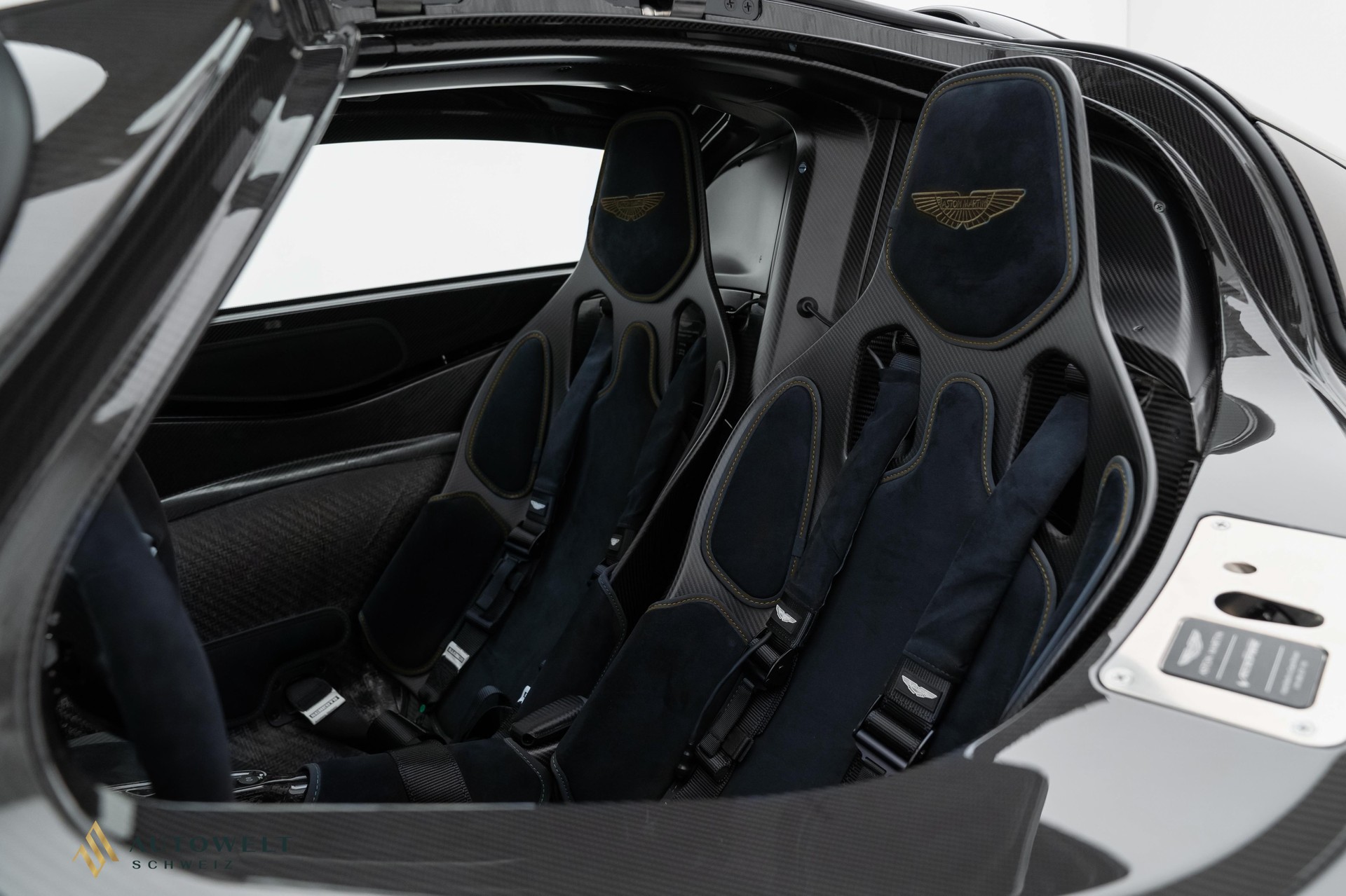 ASTON MARTIN VALKYRIE-image-4