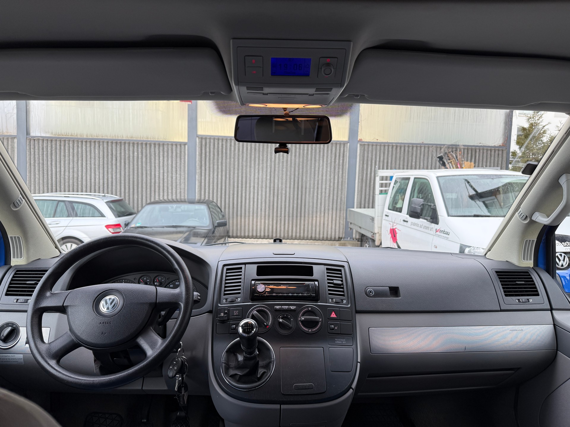 VW T5 California Campmobil 4Motion ***ALLRAD / AUFSTELLDACH ELEKTRISCH / SITZHEIZUNG / STANDHEIZUNG / TEMPOMAT / BORDKÜCHE ***-image-14