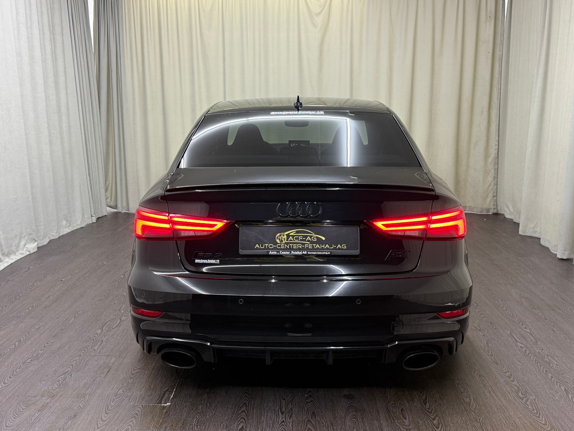 AUDI RS3 Limousine 2.5 TSI quattro S-tronic-image-4