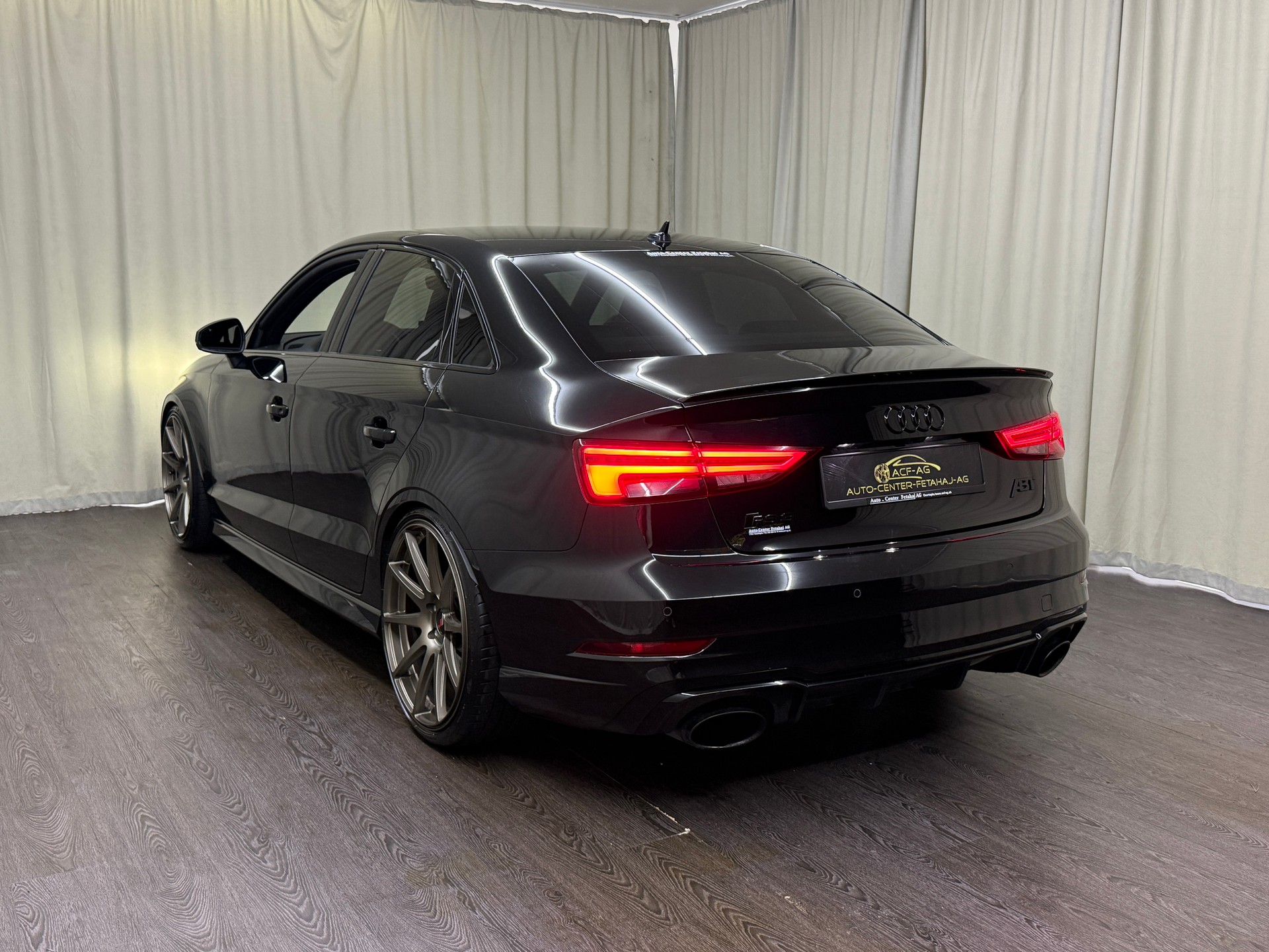 AUDI RS3 Limousine 2.5 TSI quattro S-tronic-image-5