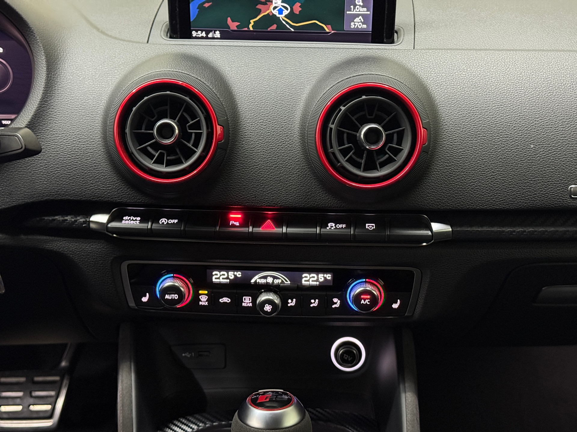 AUDI RS3 Limousine 2.5 TSI quattro S-tronic-image-12