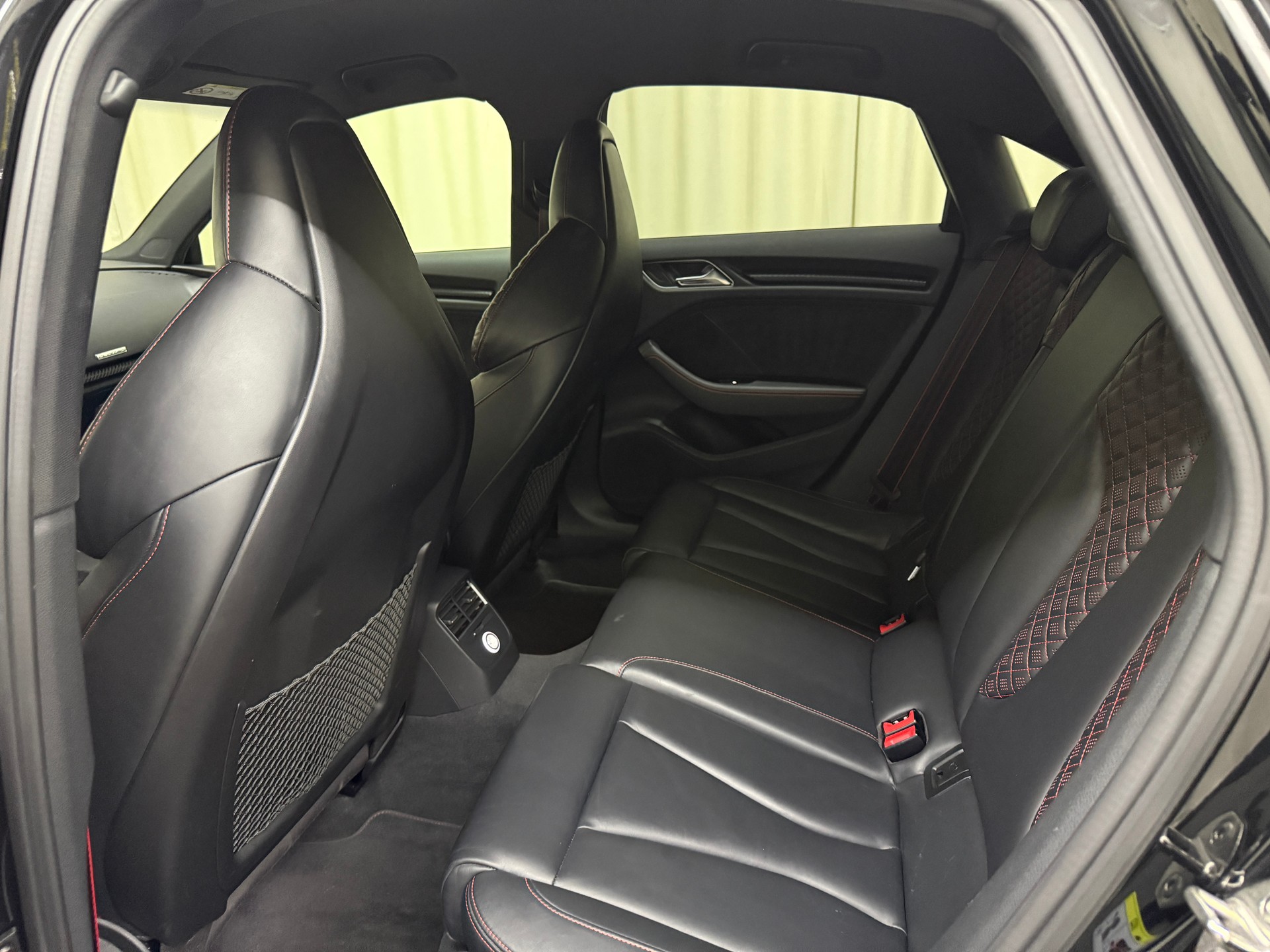 AUDI RS3 Limousine 2.5 TSI quattro S-tronic-image-7