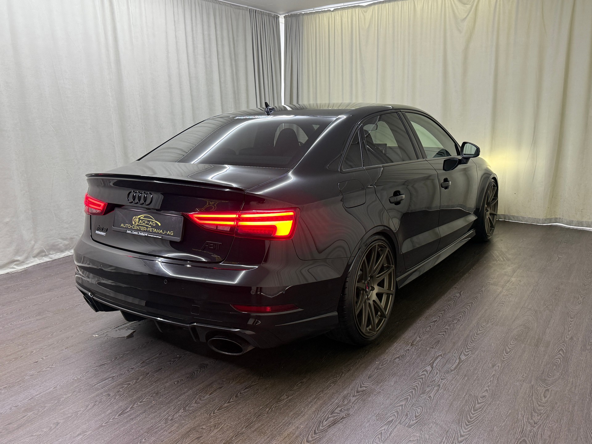 AUDI RS3 Limousine 2.5 TSI quattro S-tronic-image-3