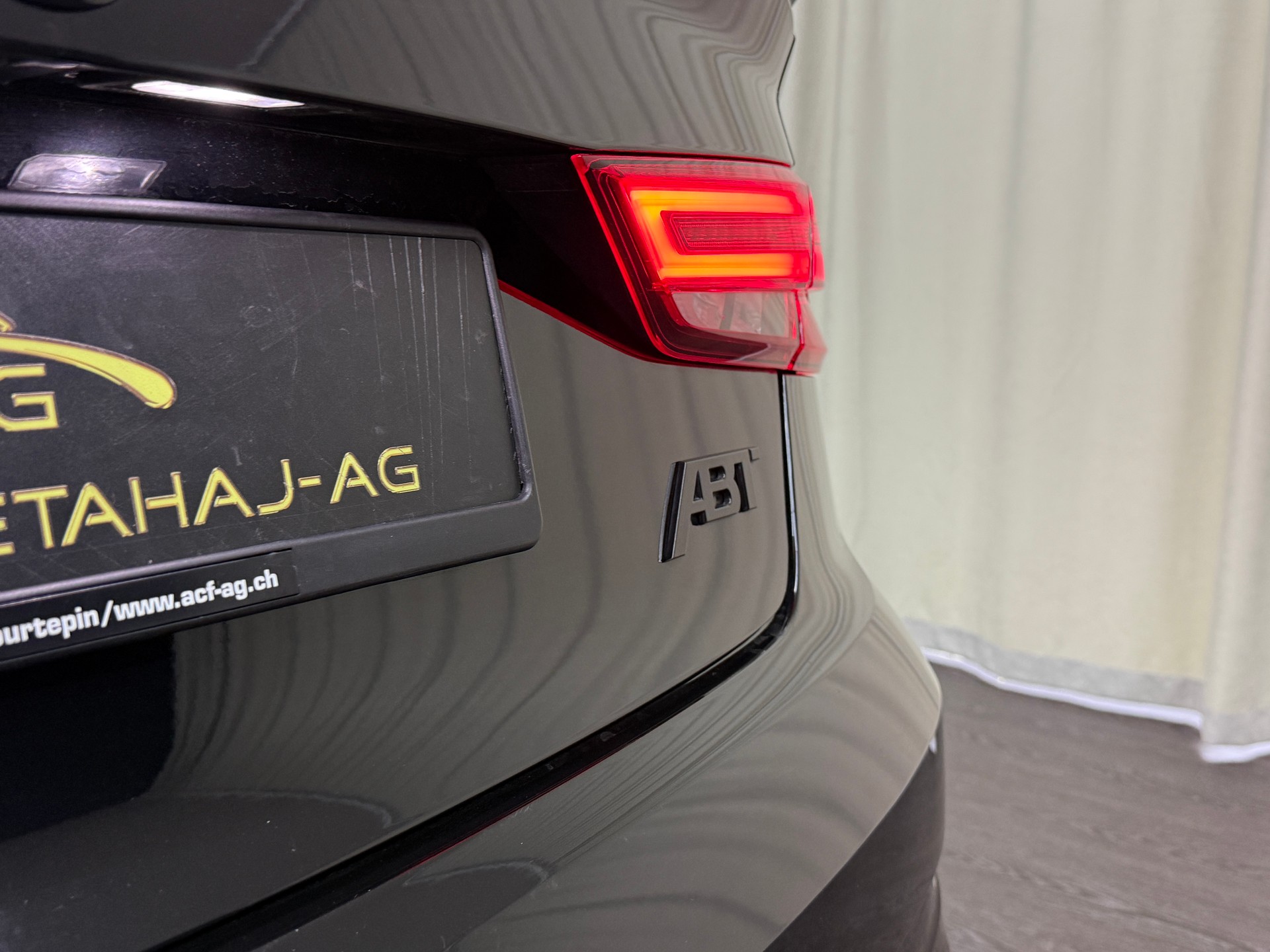 AUDI RS3 Limousine 2.5 TSI quattro S-tronic-image-17