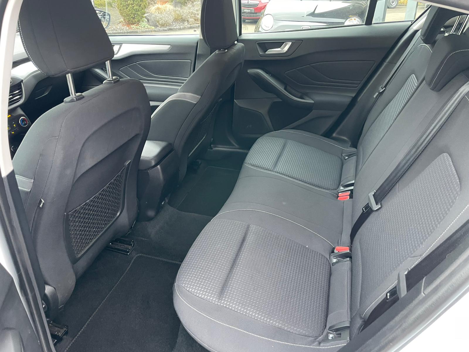 FORD Focus 1.0 SCTi Business-image-10