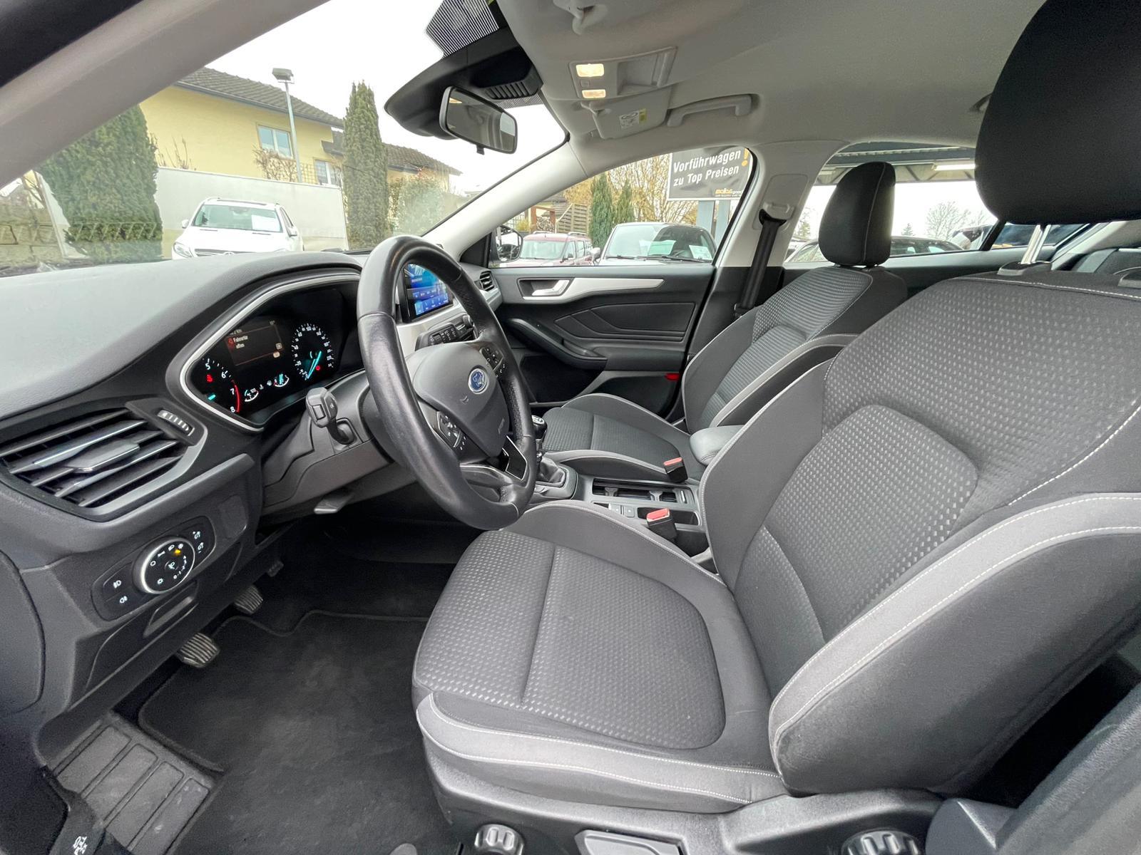 FORD Focus 1.0 SCTi Business-image-9