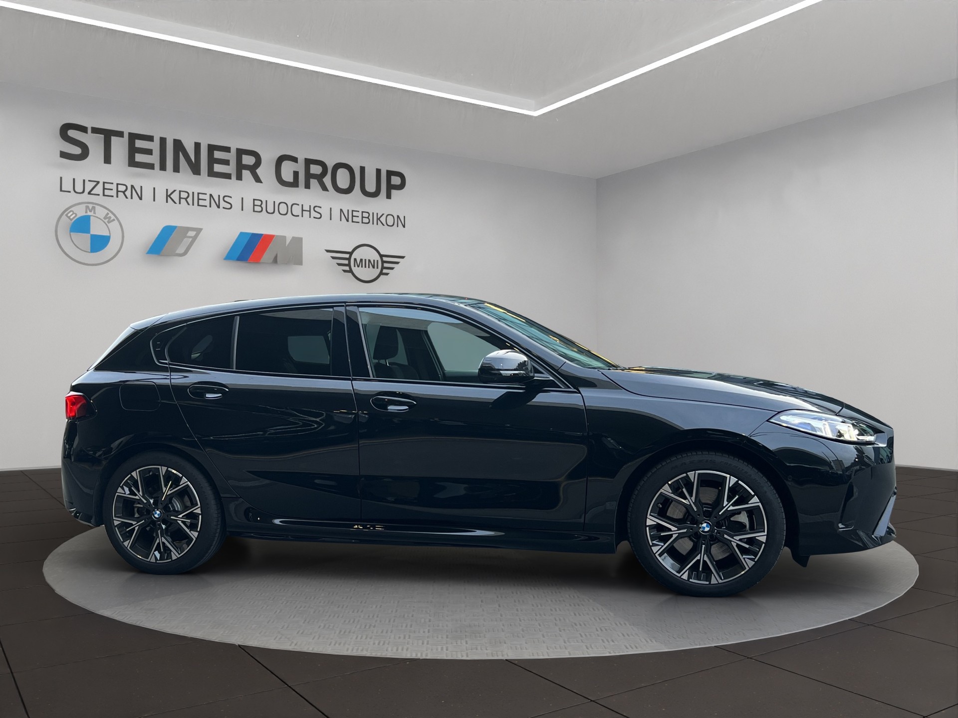 BMW 123 xDrive M Sport Steptronic-image-3