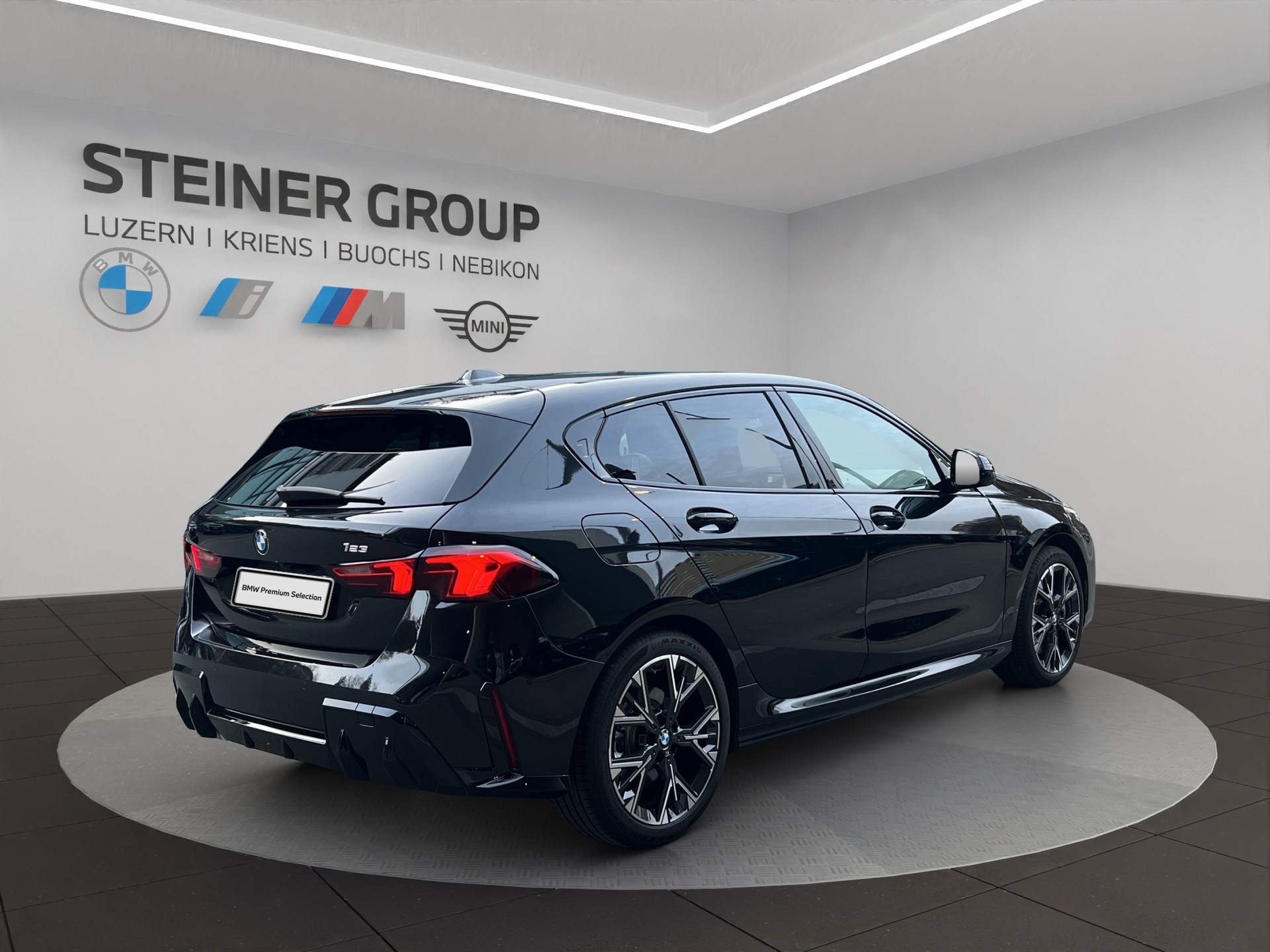 BMW 123 xDrive M Sport Steptronic-image-4
