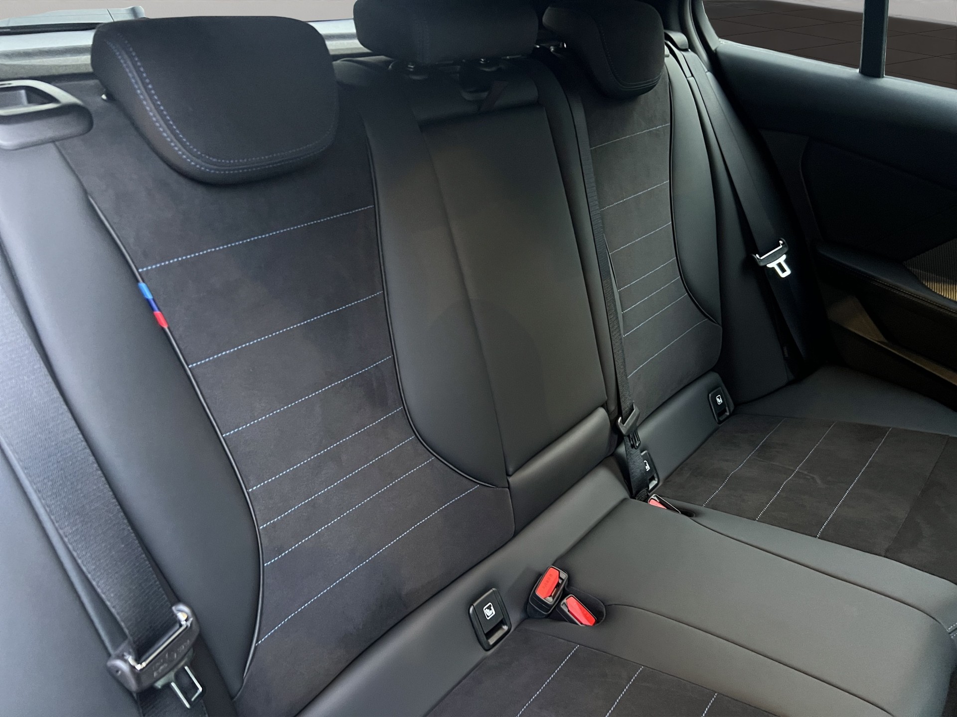 BMW 123 xDrive M Sport Steptronic-image-21