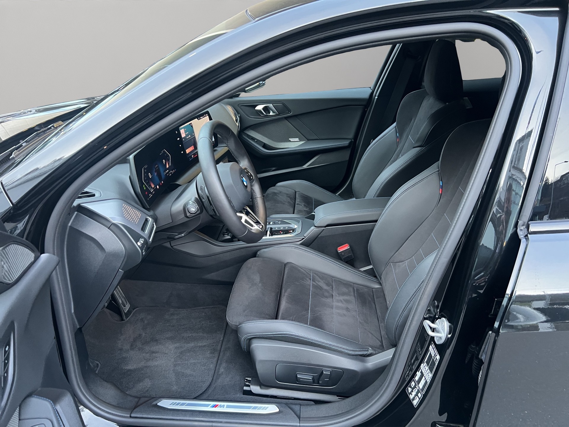 BMW 123 xDrive M Sport Steptronic-image-10