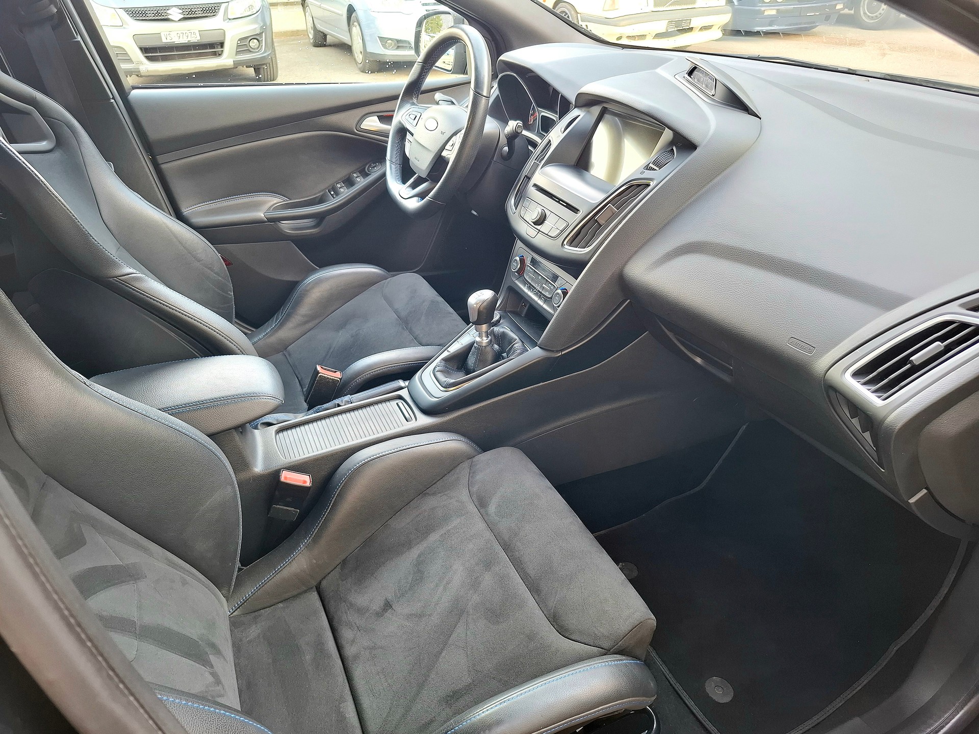 FORD Focus 2.3 EcoBoost RS AWD-image-12