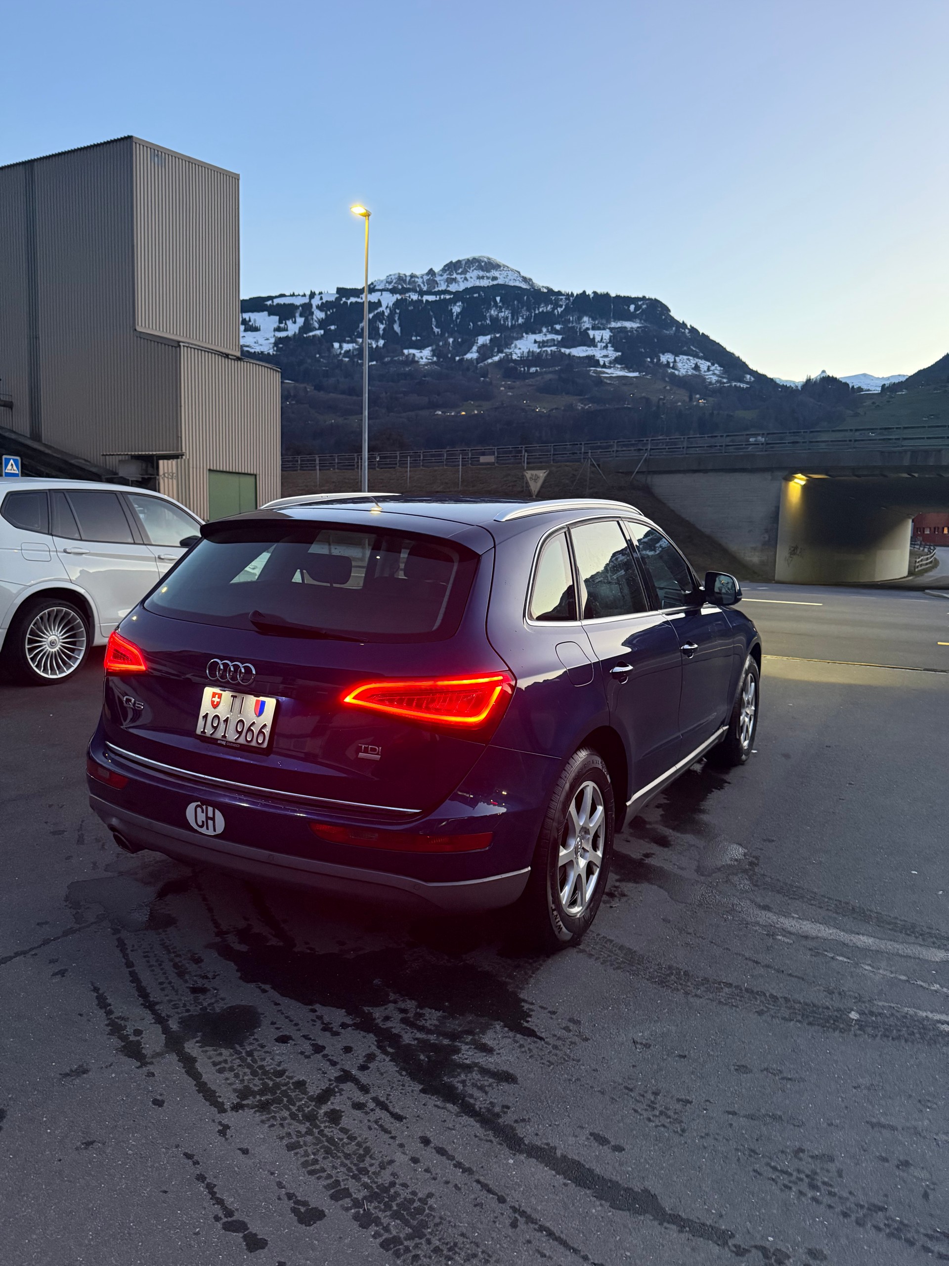AUDI Q5 2.0 TDI-image-13