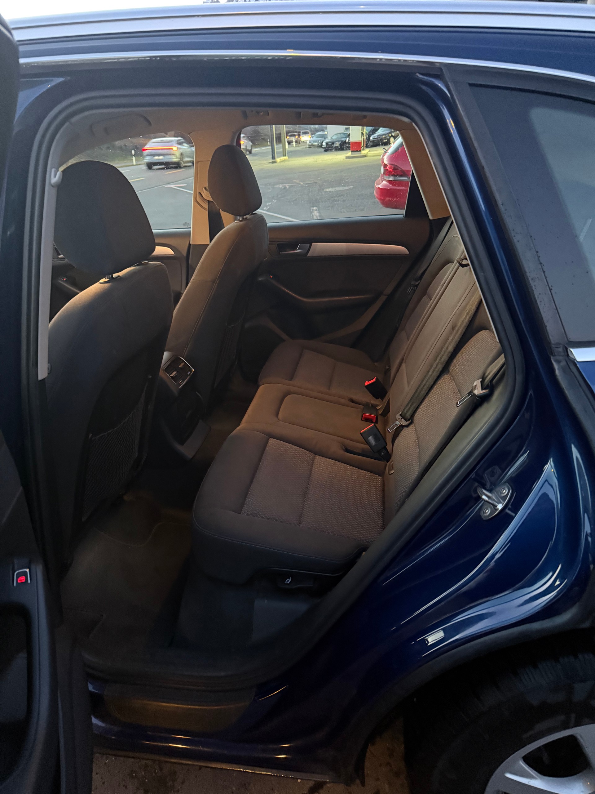 AUDI Q5 2.0 TDI-image-9