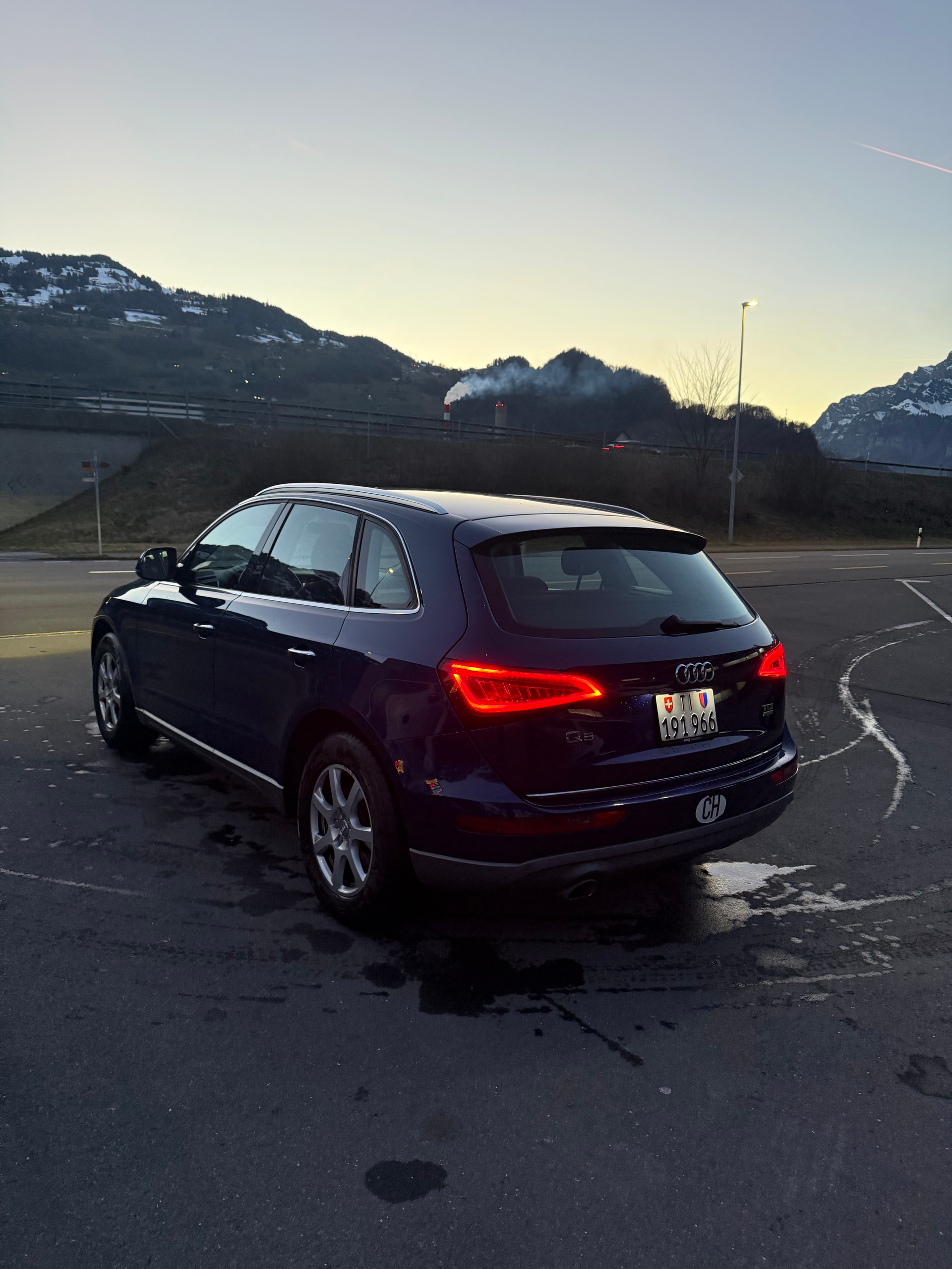 AUDI Q5 2.0 TDI-image-10