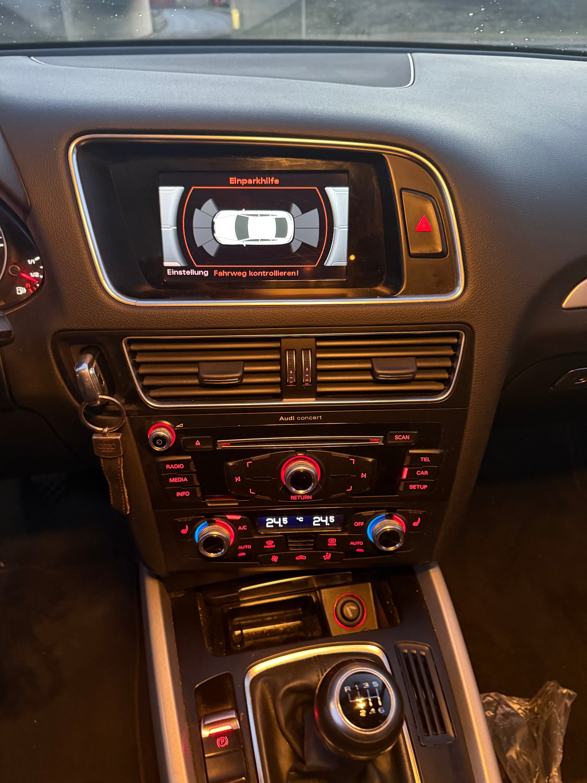 AUDI Q5 2.0 TDI-image-7