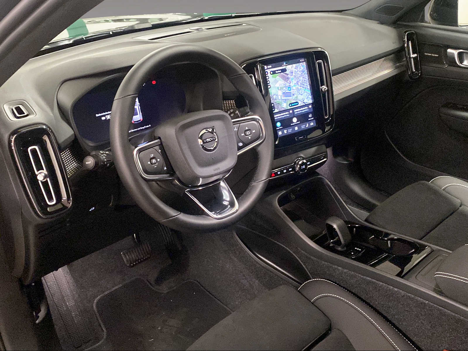 VOLVO EX40 Twin XCENTRIC Edition AWD-image-7