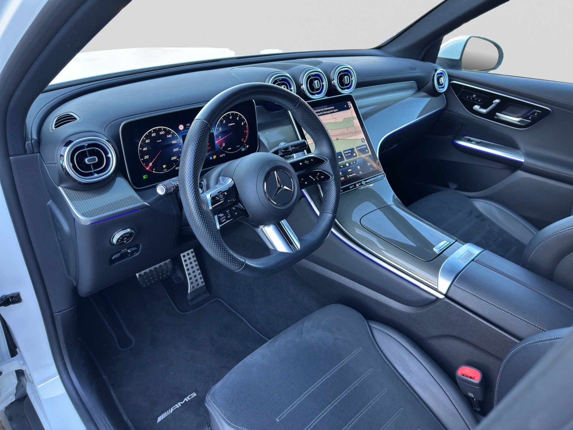 MERCEDES-BENZ GLC 200 4Matic AMG 9G-Tronic-image-6