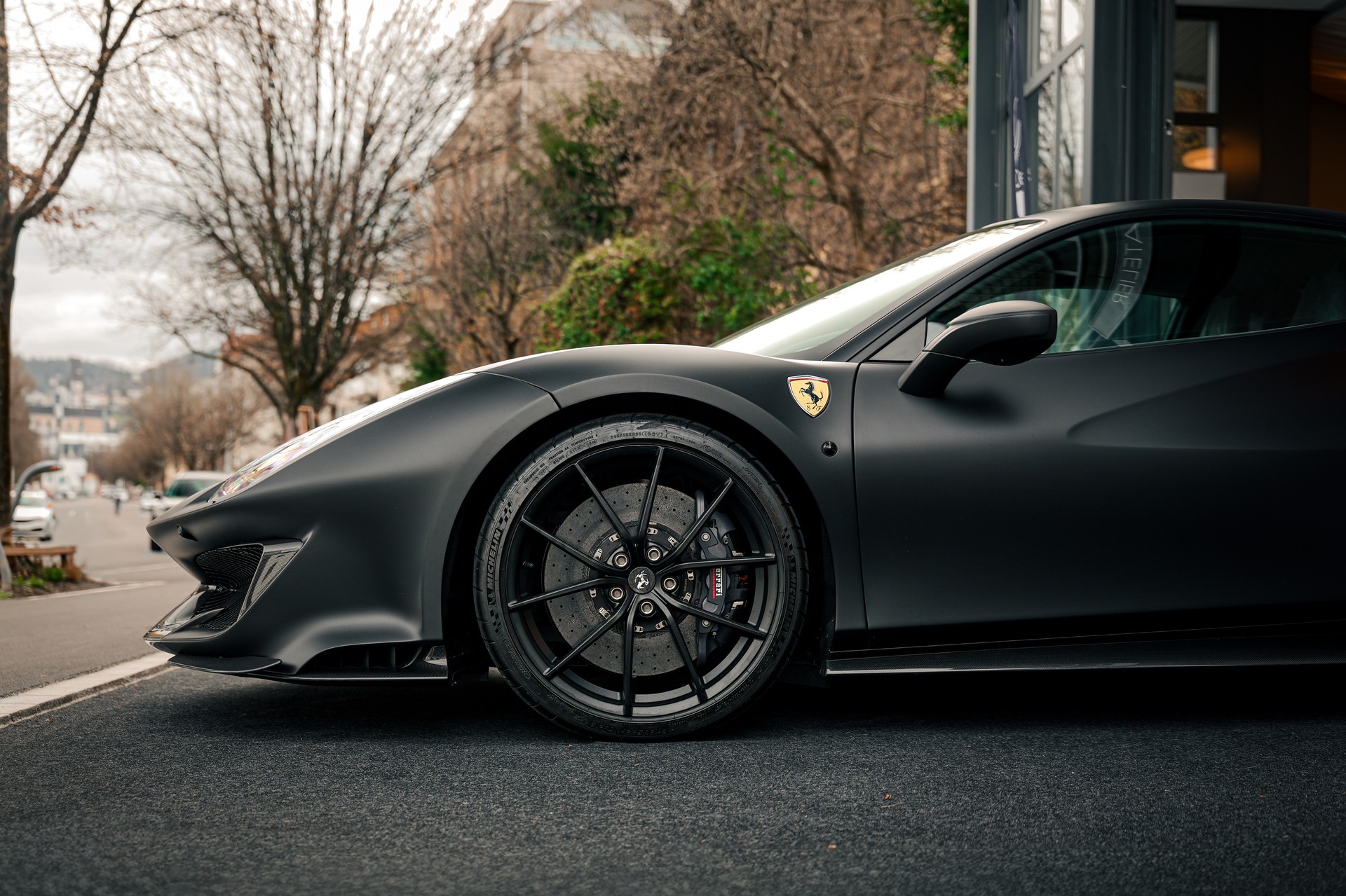 FERRARI 488 Pista 3.9 V8-showroom-element-3