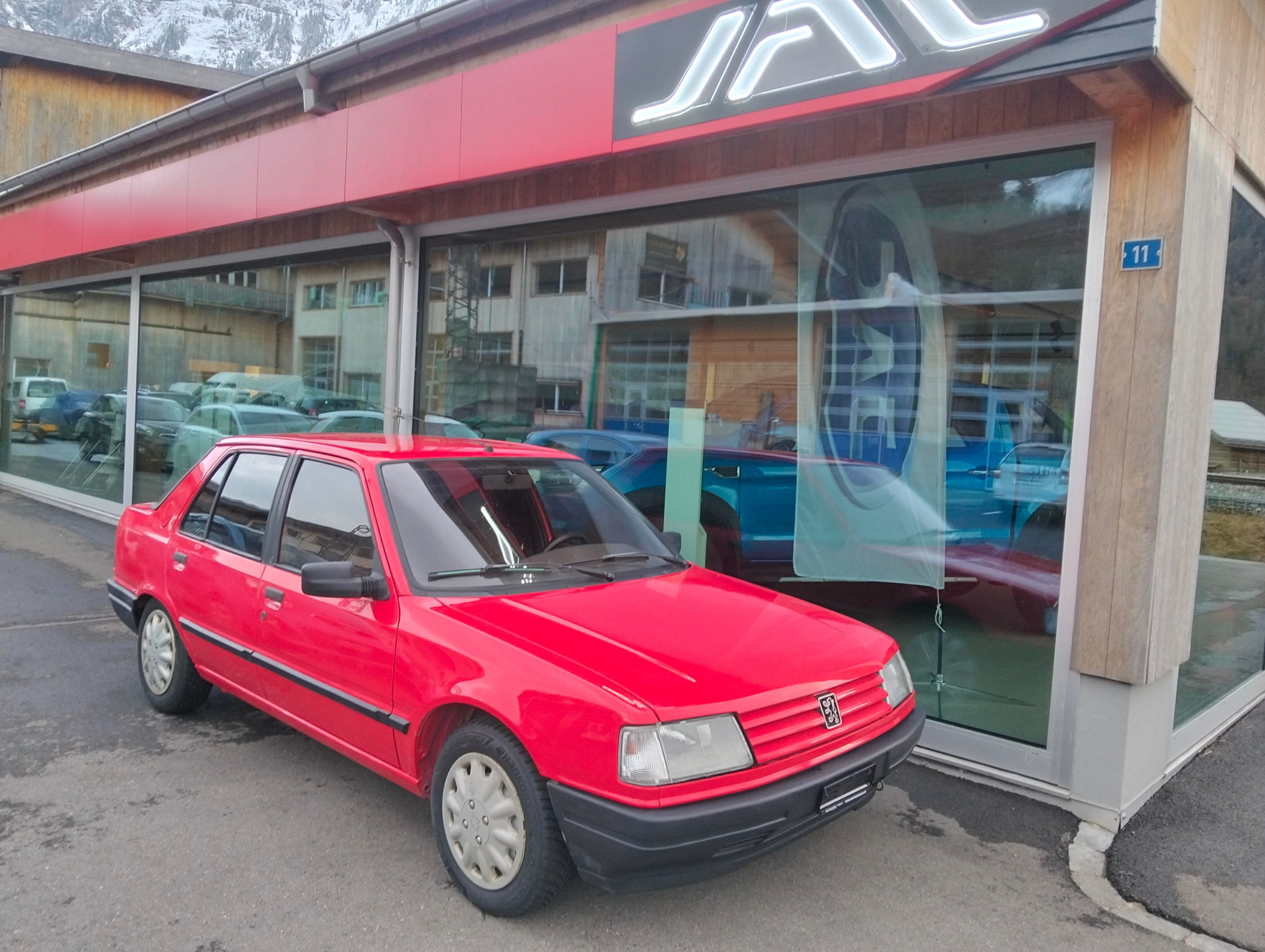 Car photo