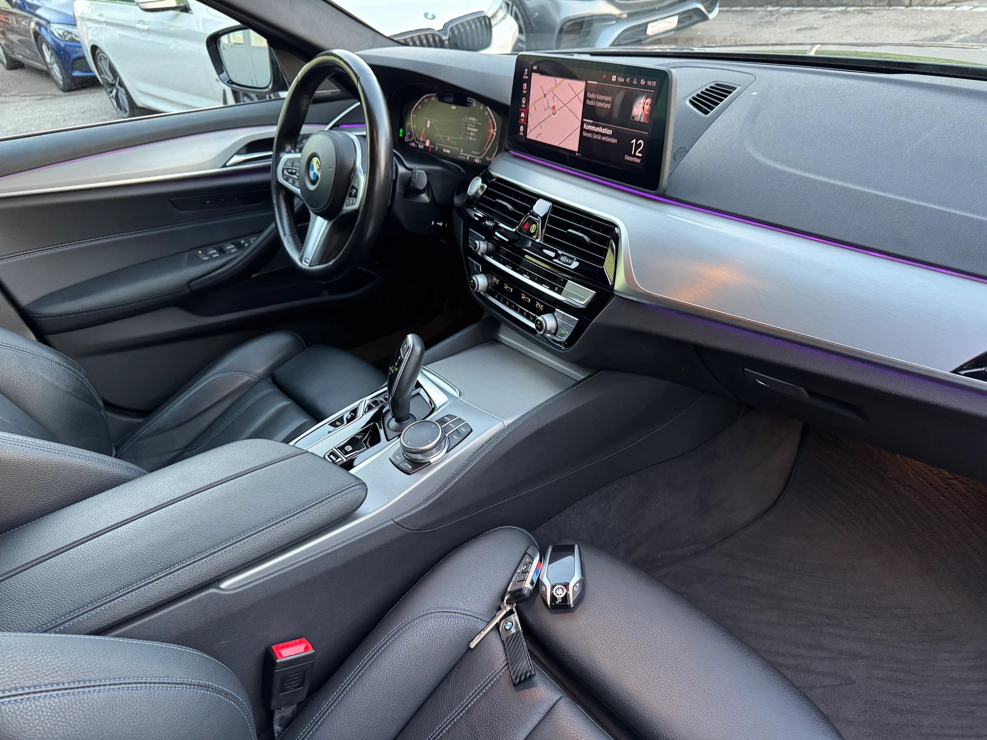 BMW 520d xDrive 48V Touring M Sport Steptronic-image-12