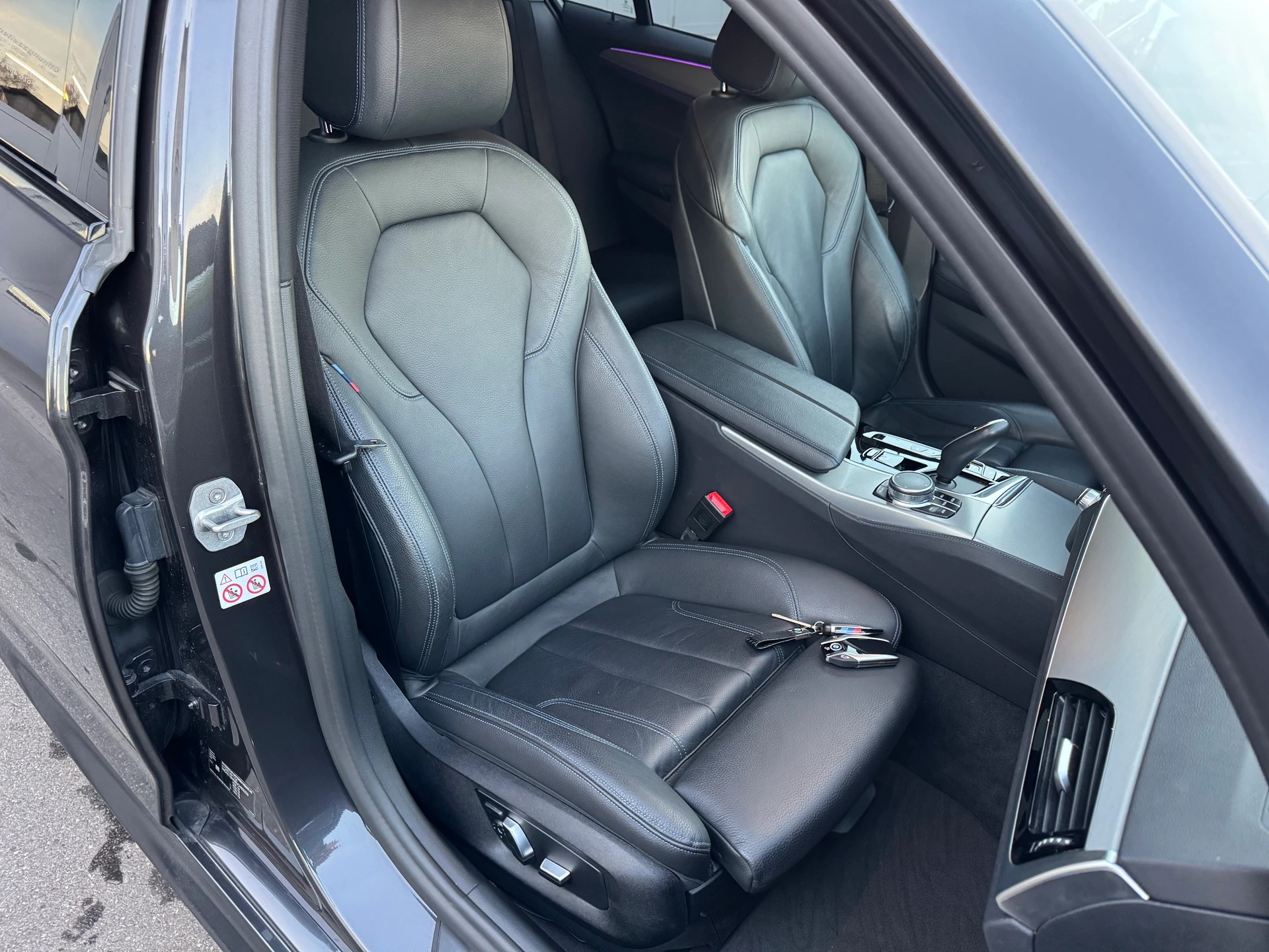 BMW 520d xDrive 48V Touring M Sport Steptronic-image-14