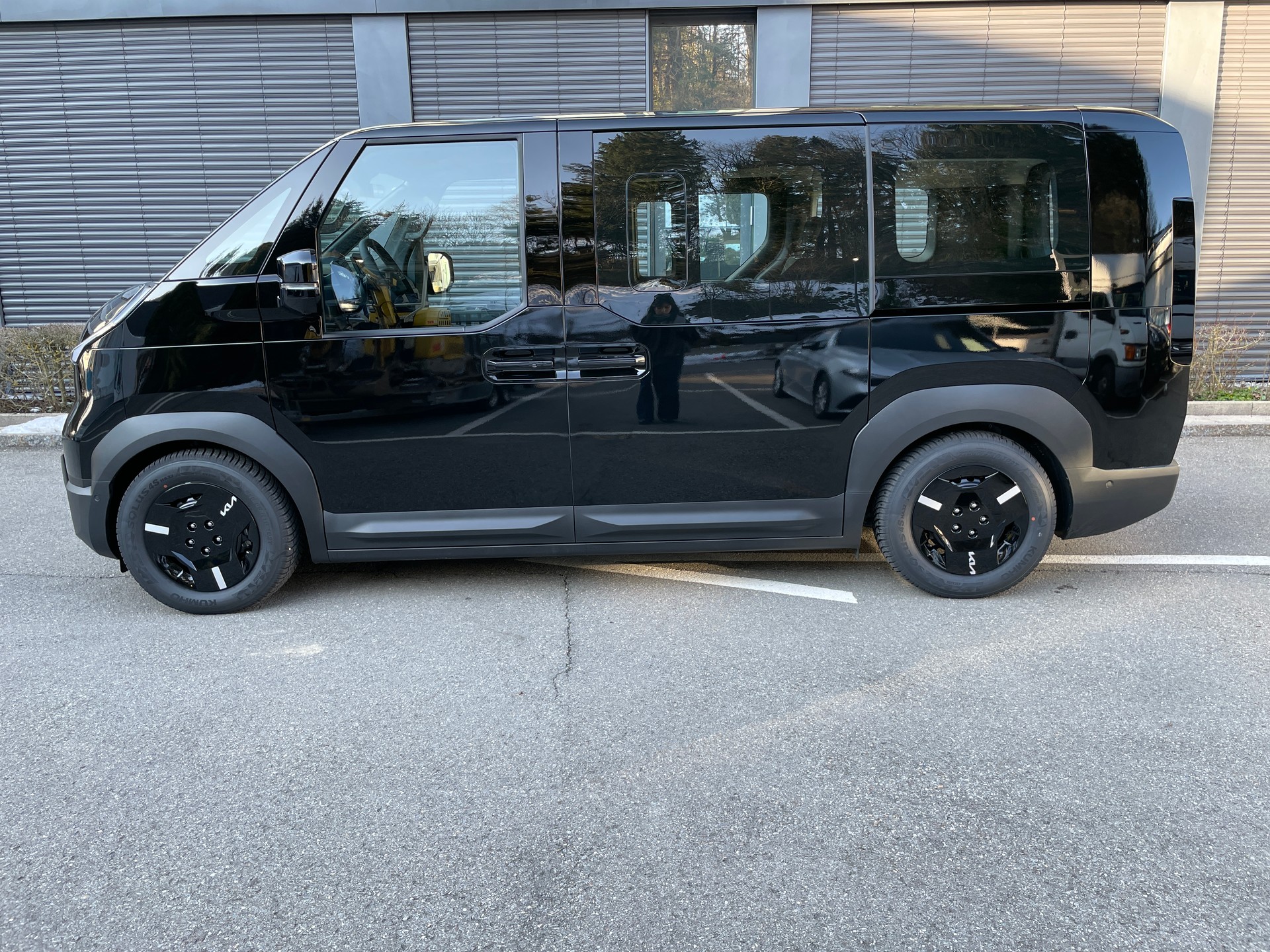 KIA PV5 71.2 kWh Elite-image-1