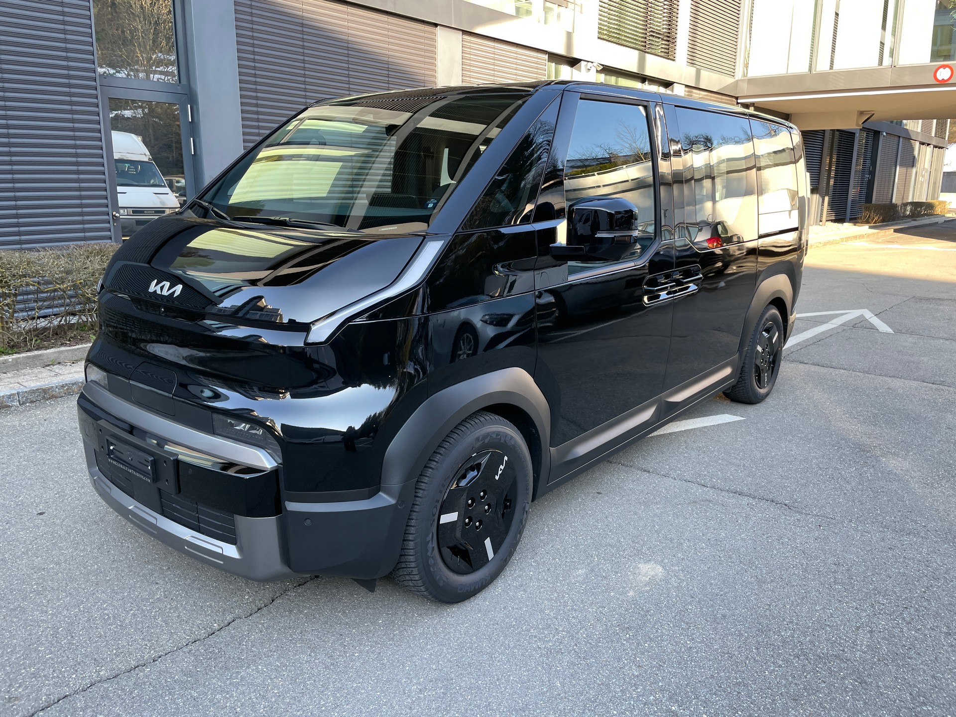 KIA PV5 71.2 kWh Elite-image-0