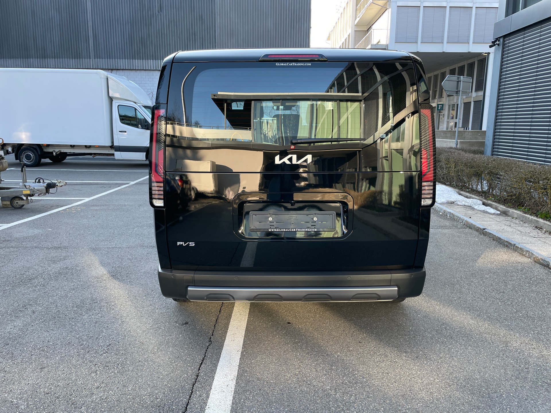 KIA PV5 71.2 kWh Elite-image-3