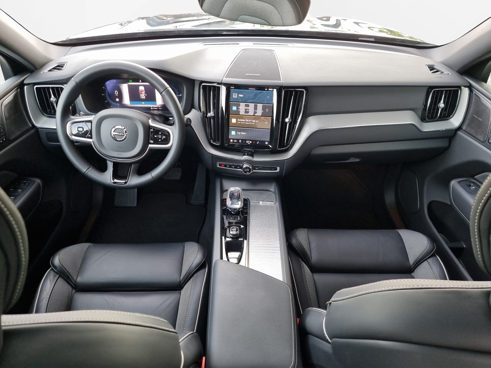 VOLVO XC60 2.0 T6 TE Plus Dark eAWD-image-11