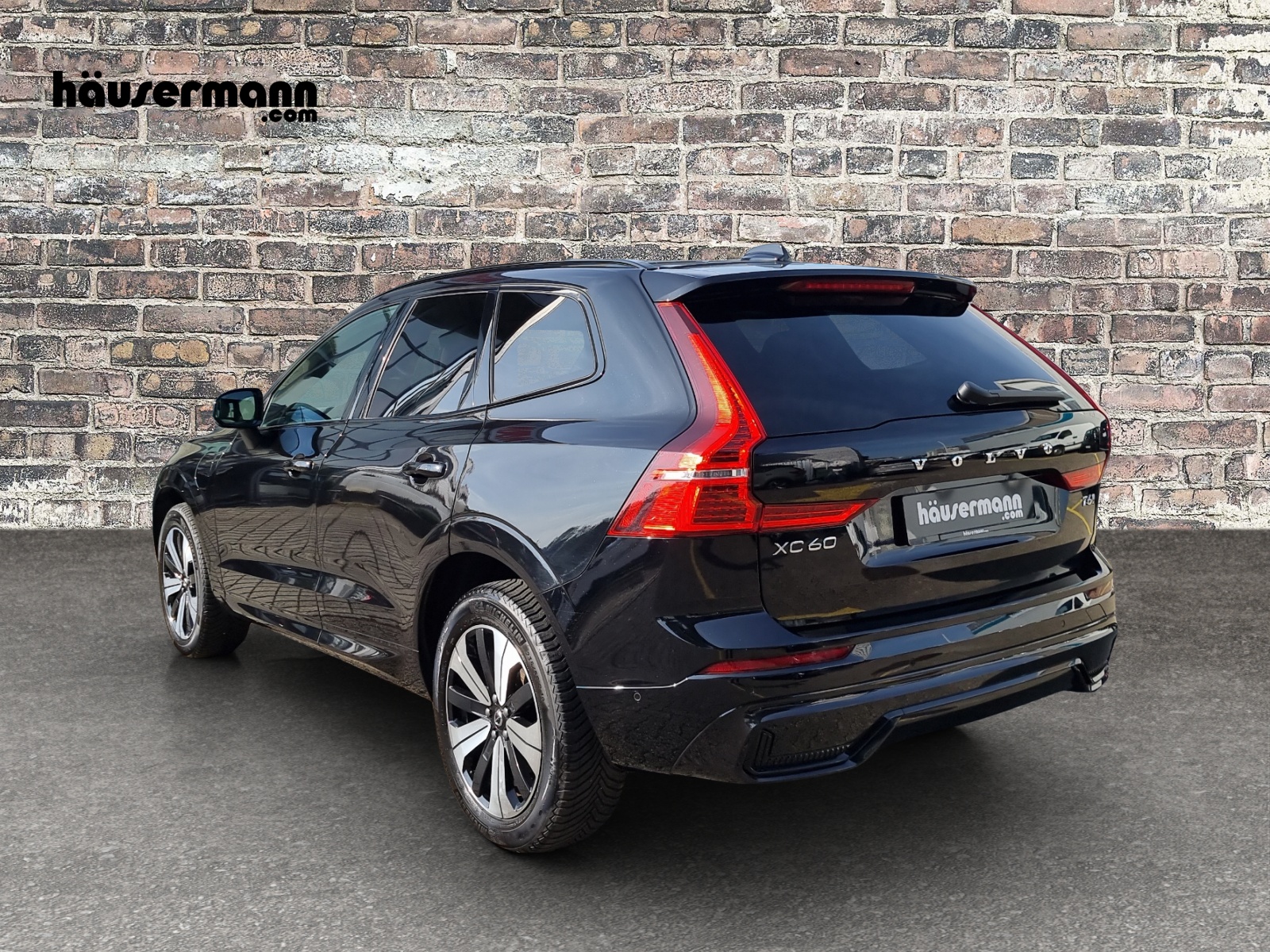 VOLVO XC60 2.0 T6 TE Plus Dark eAWD-showroom-element-3