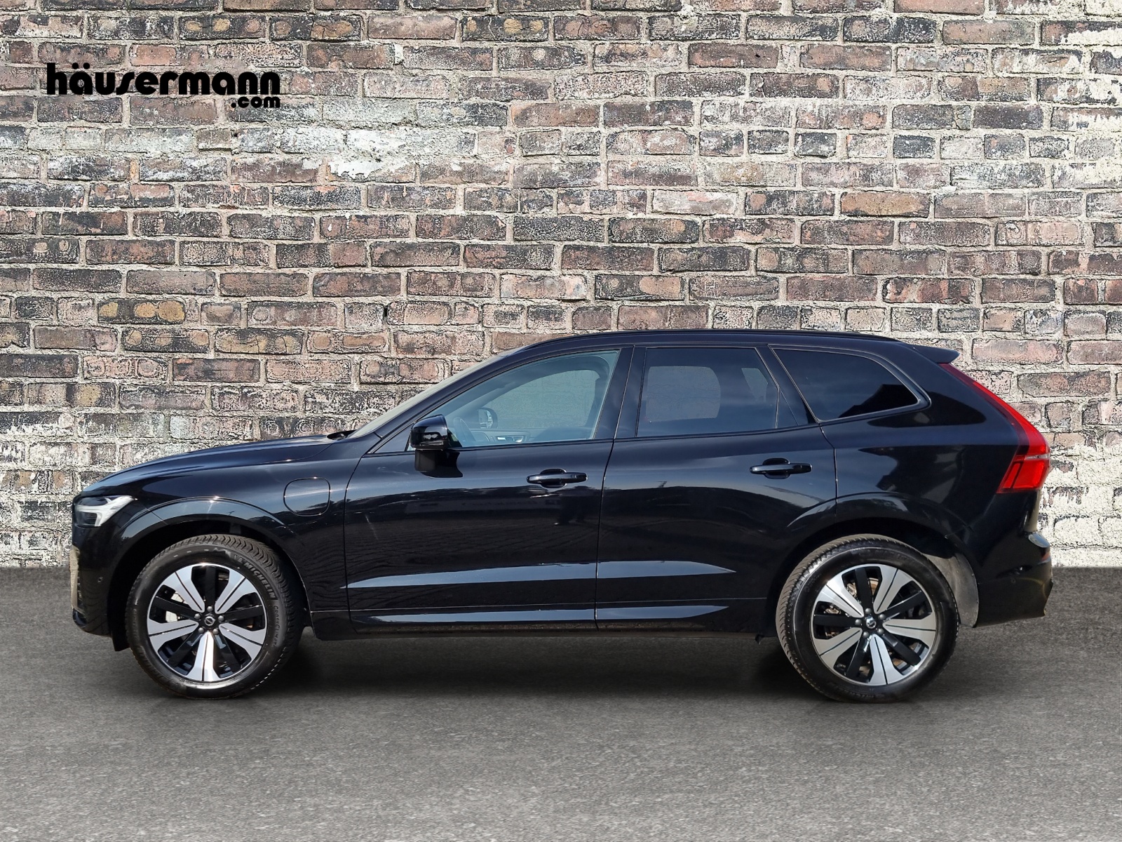 VOLVO XC60 2.0 T6 TE Plus Dark eAWD-showroom-element-2