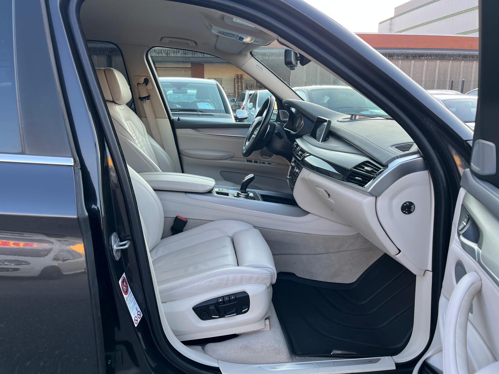 BMW X5 50i xDrive SAG-image-10