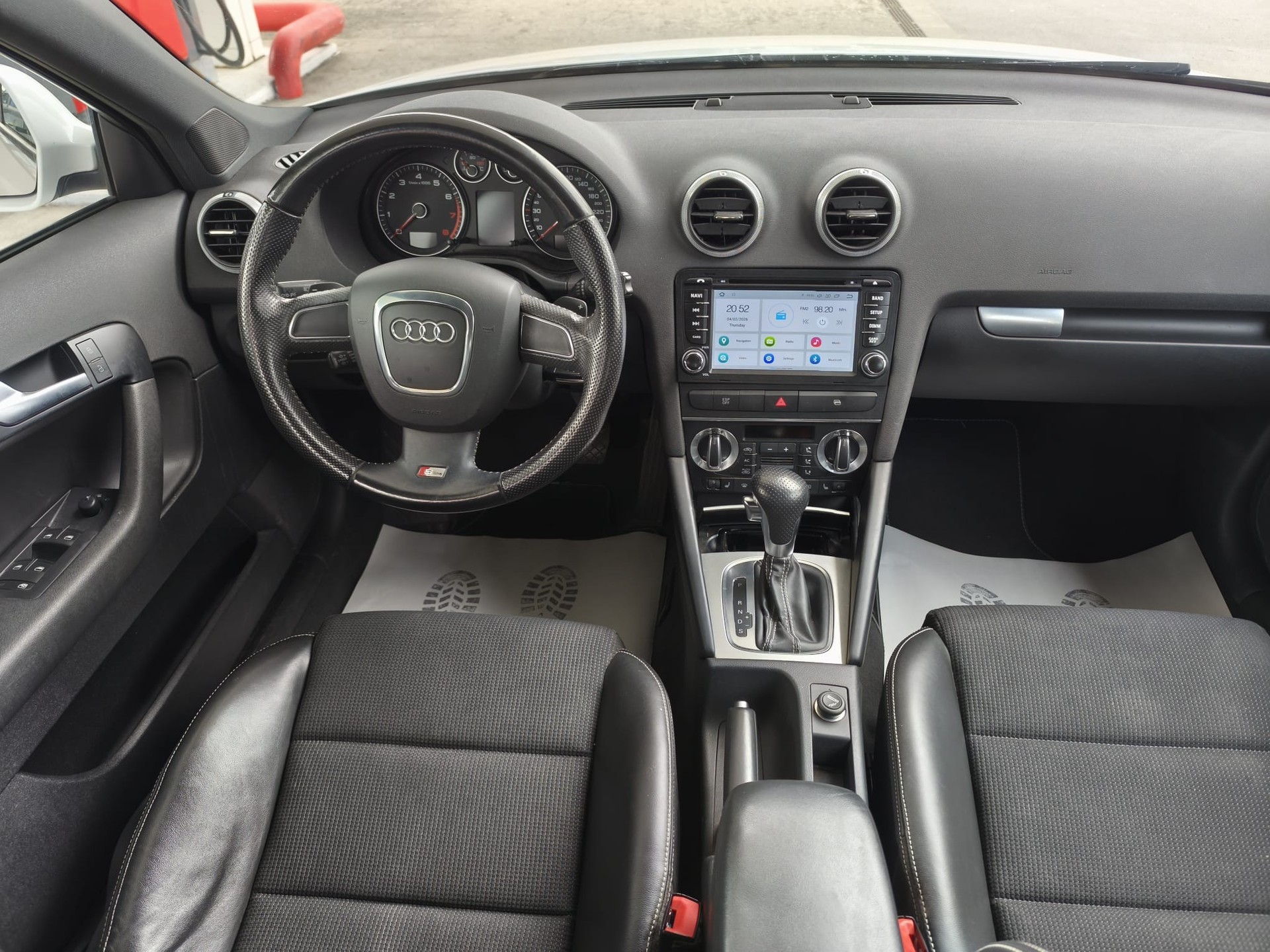 AUDI A3 Sportback 2.0 TFSI S Line Style quattro S-tronic-image-10