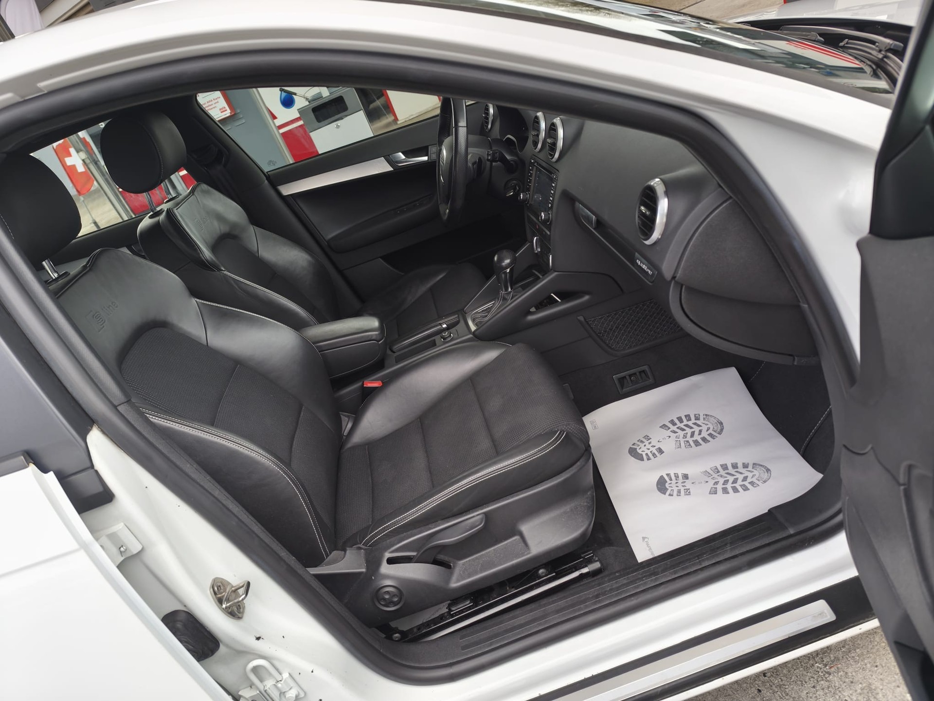 AUDI A3 Sportback 2.0 TFSI S Line Style quattro S-tronic-image-15