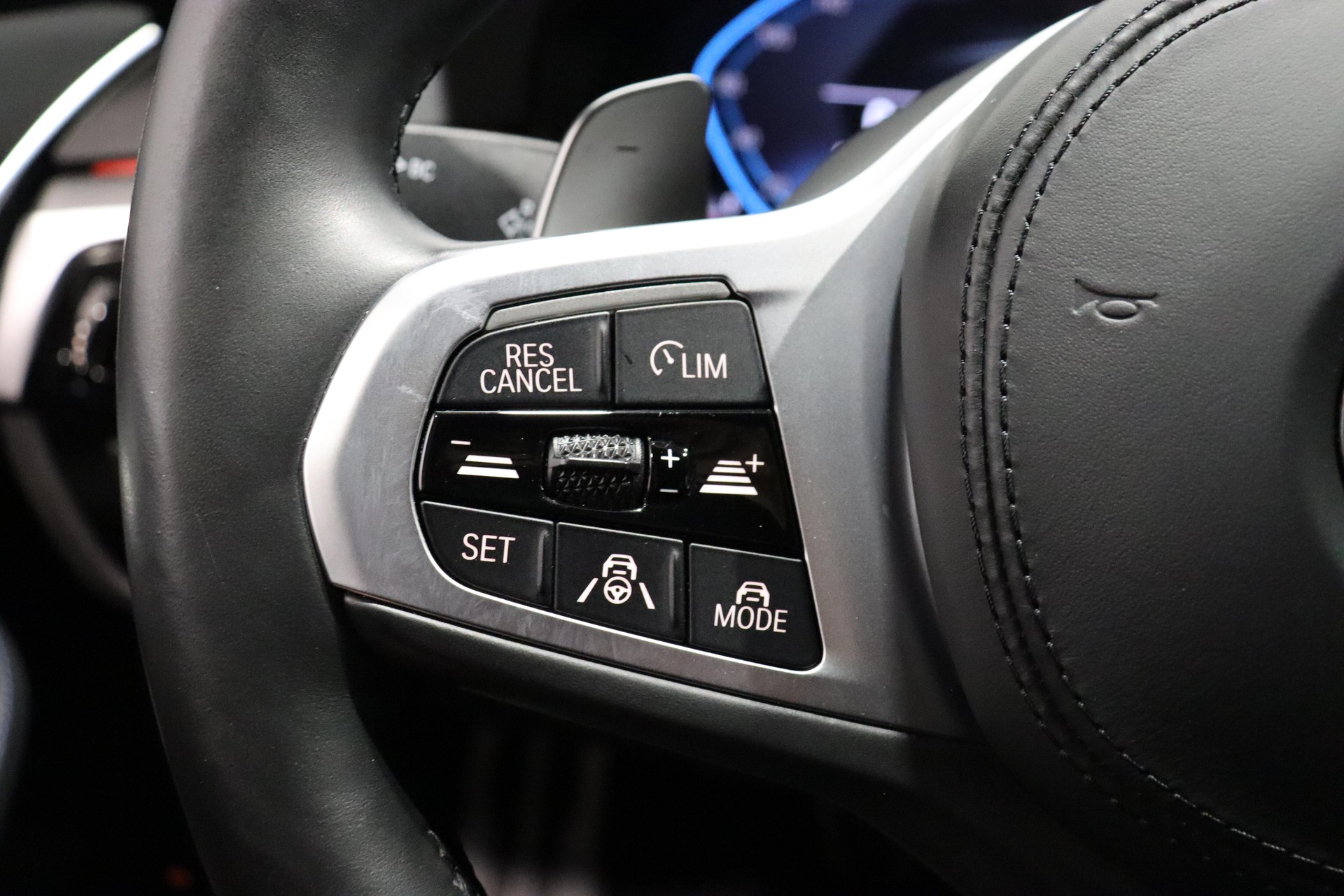 BMW 530e xDrive SAG Touring-image-17