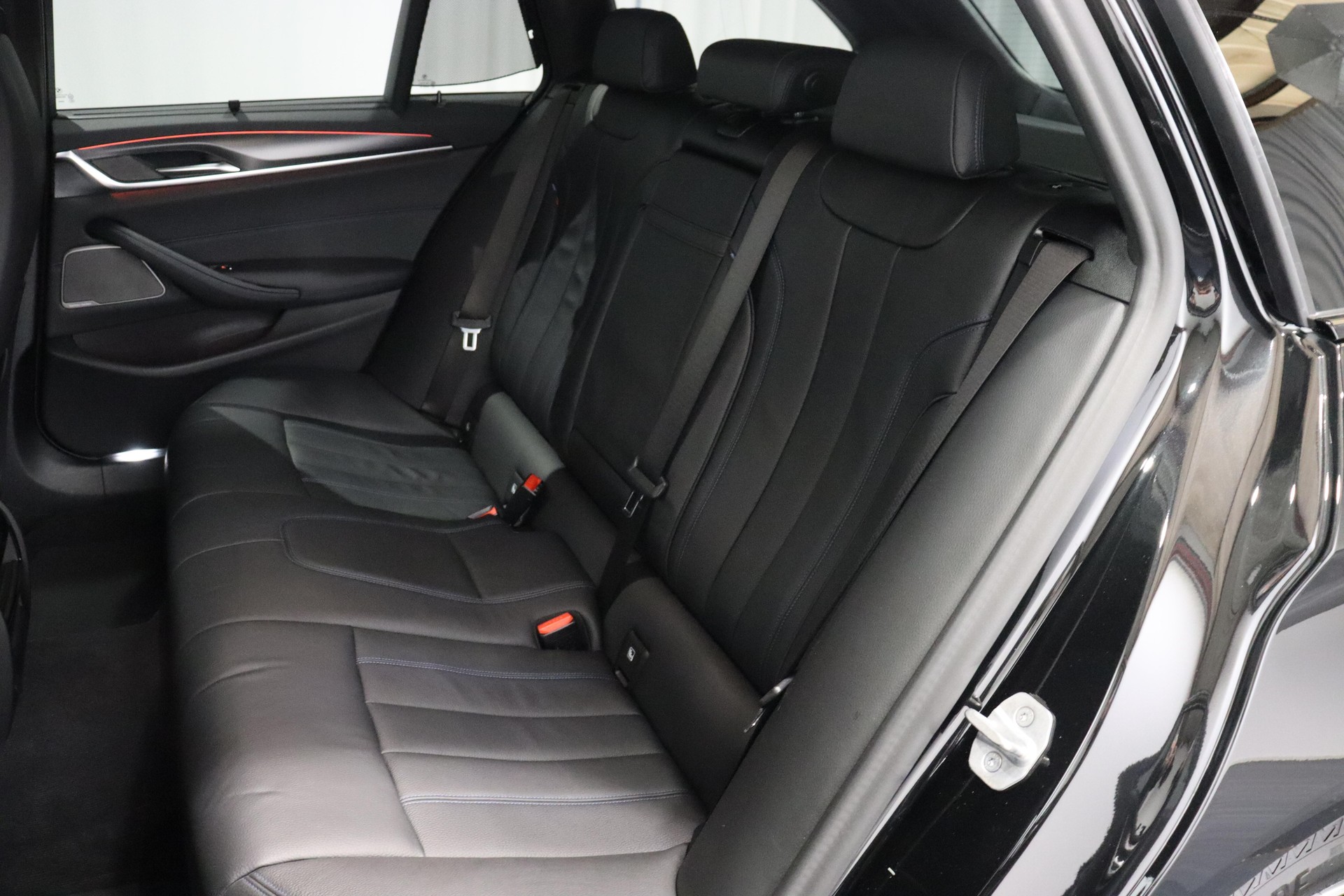 BMW 530e xDrive SAG Touring-image-7
