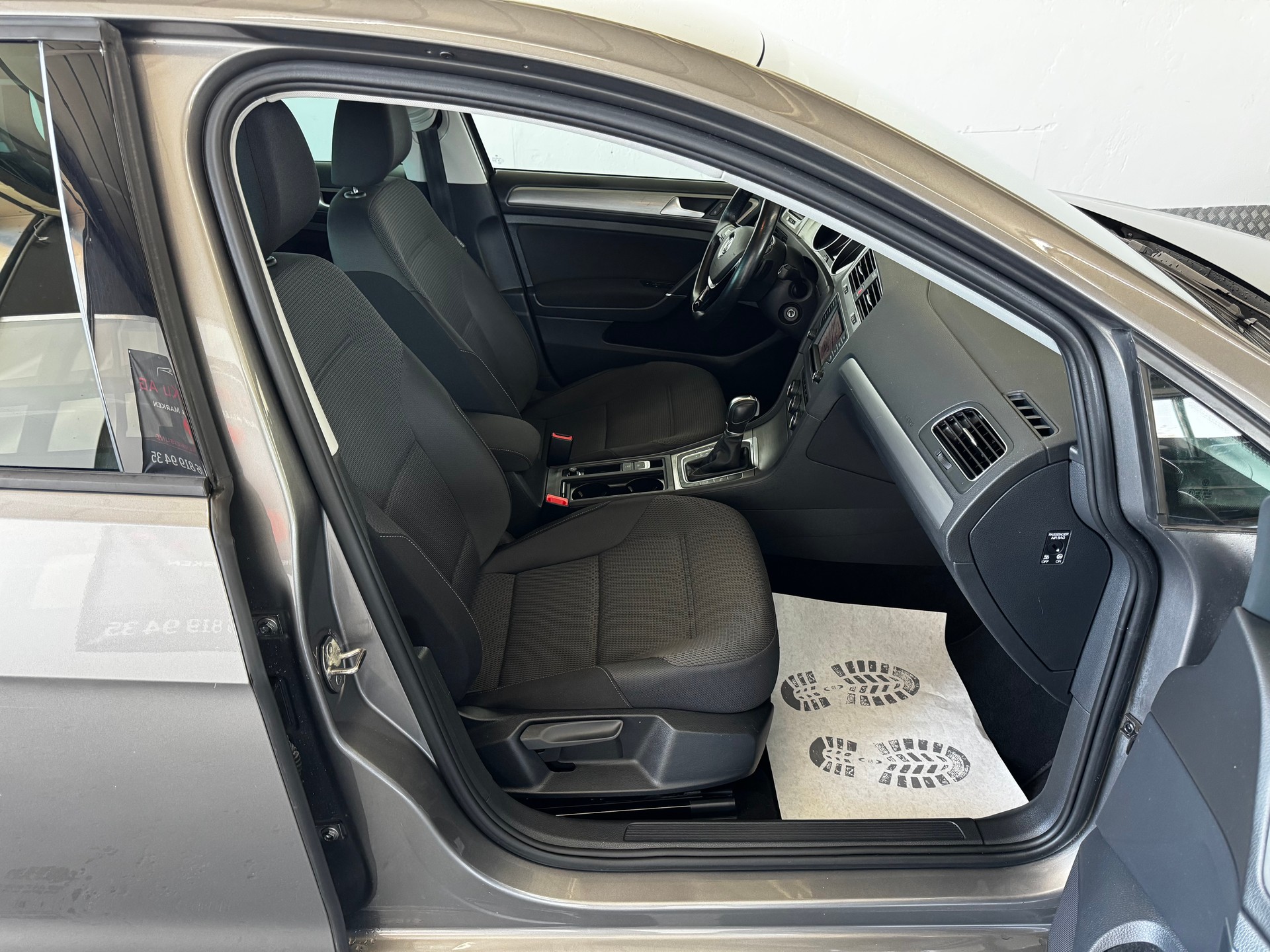 VW Golf 1.0 TSI BlueMotion Comfortline DSG-image-18