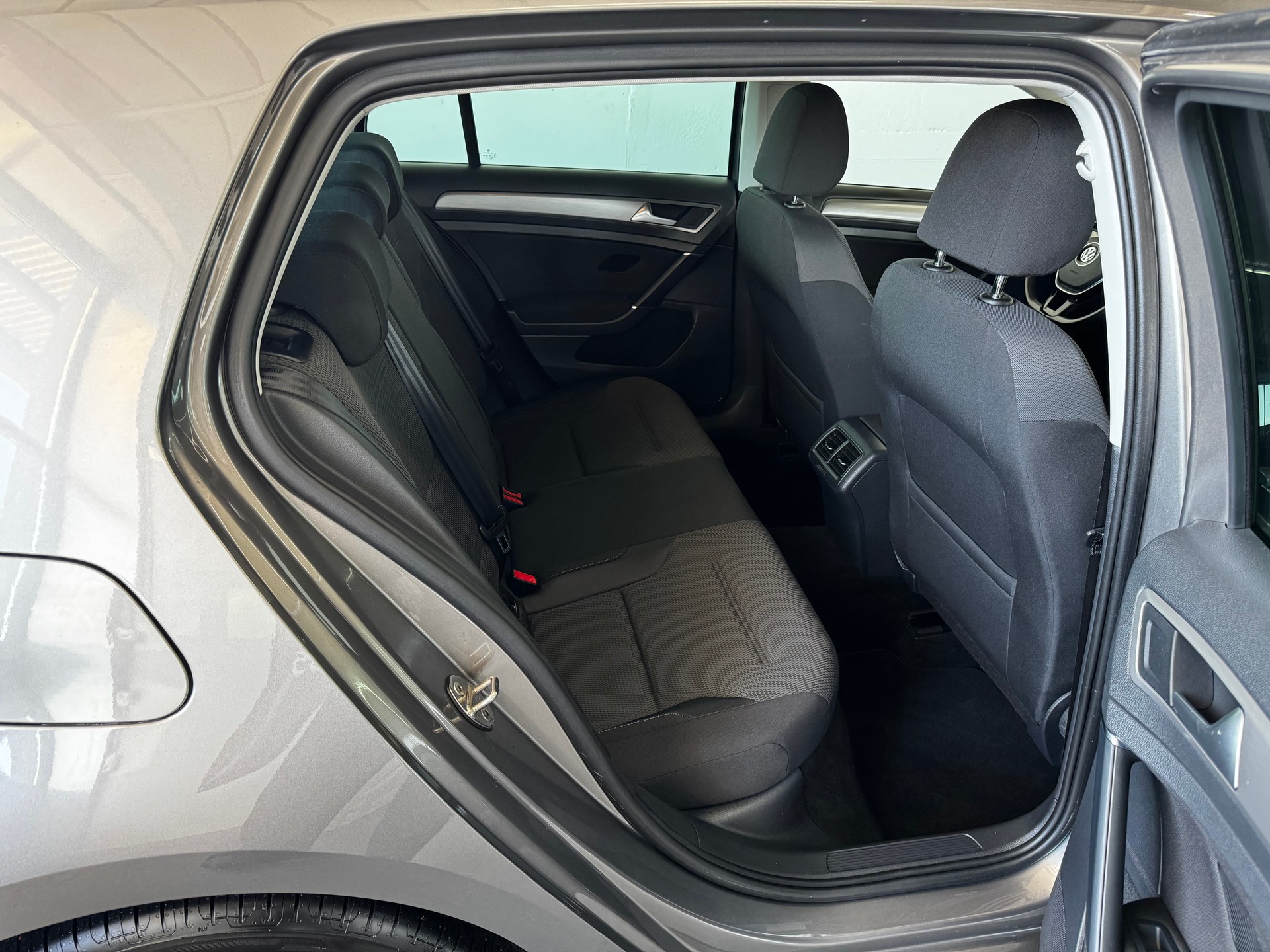 VW Golf 1.0 TSI BlueMotion Comfortline DSG-image-19