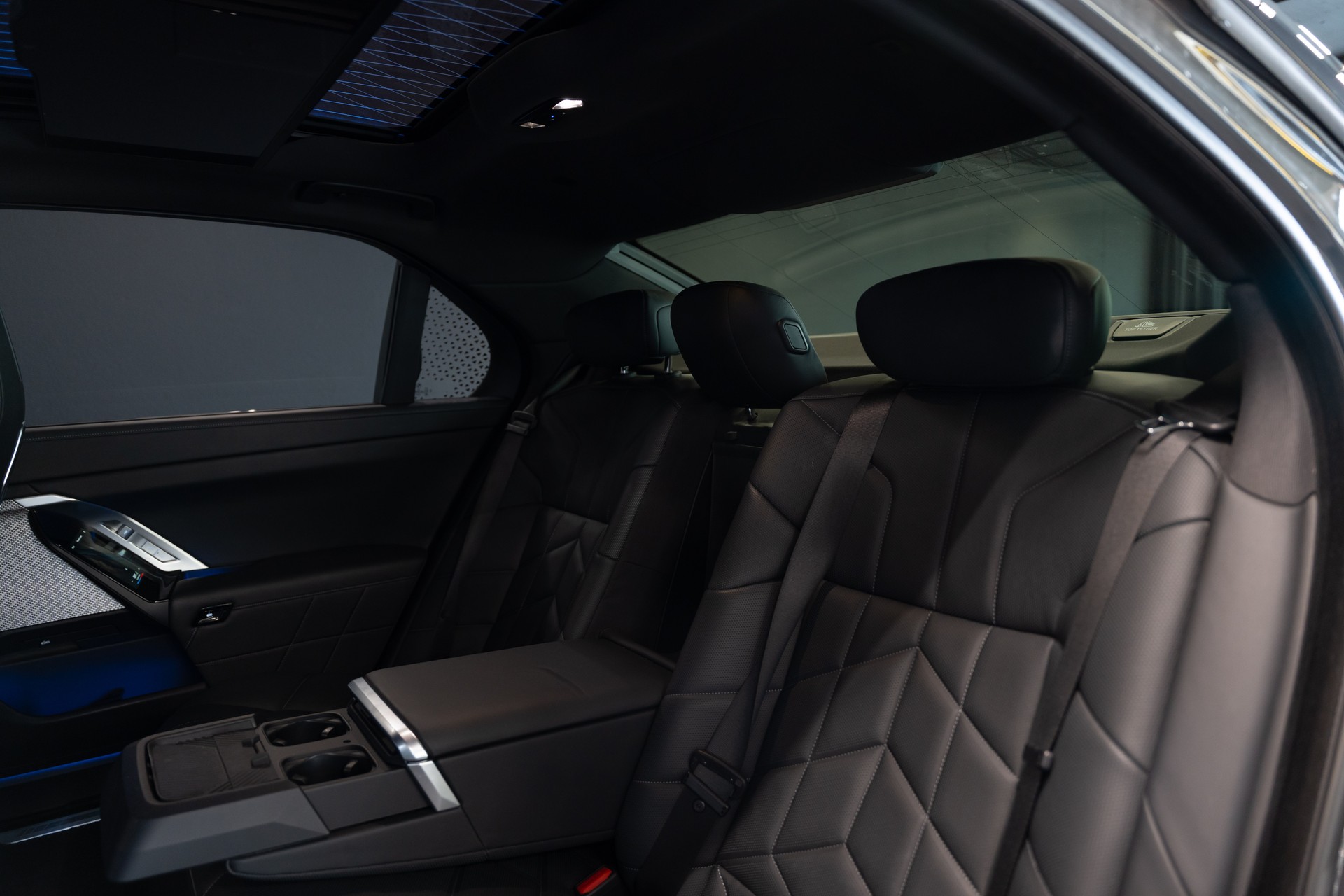 BMW 740d xDrive 48V M Sport Pro Steptronic / Theatre Screen / Sonderlackierung / BMW Individual / Top Gepflegt-image-11