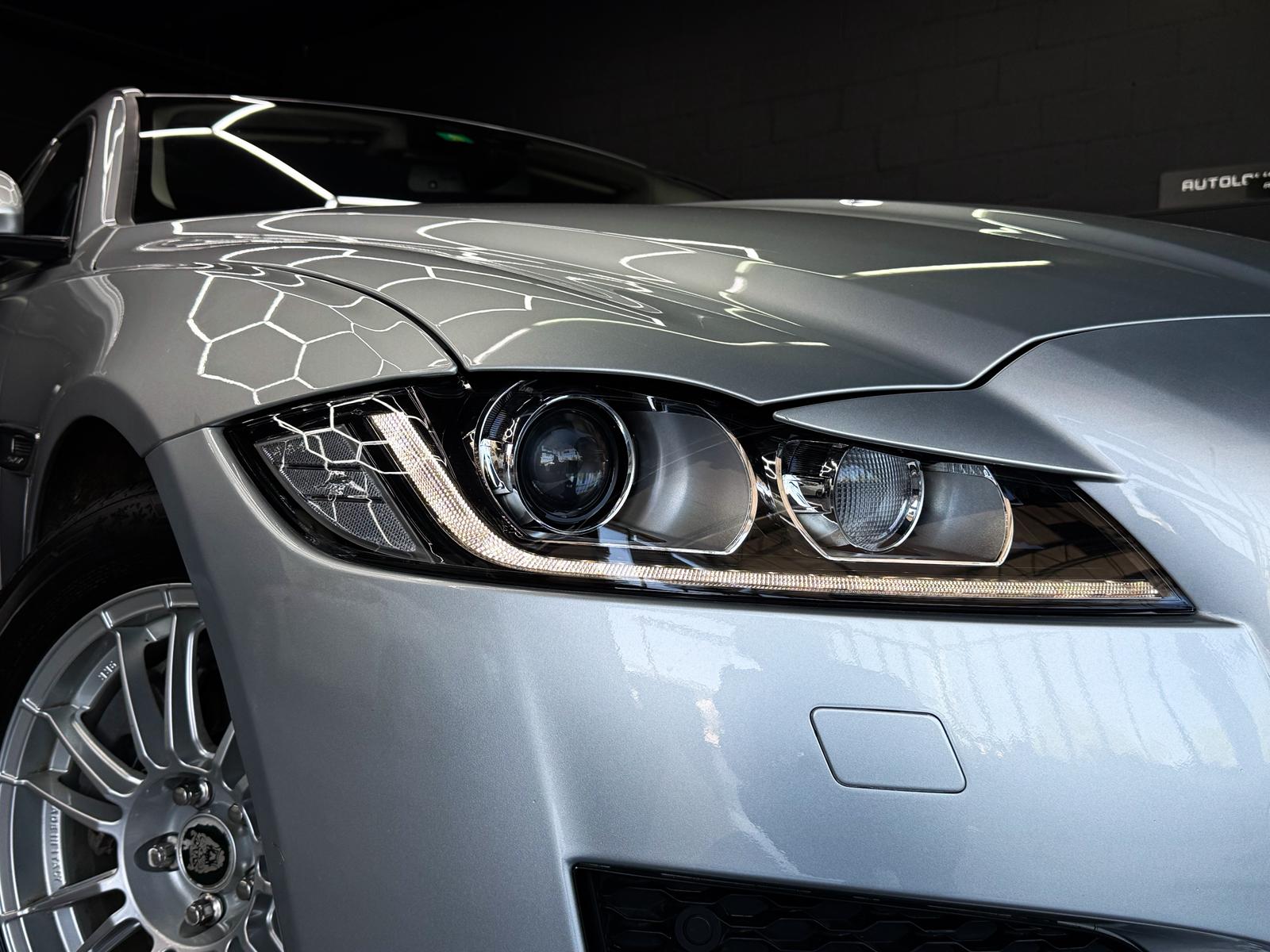 JAGUAR XF Sportbrake 20d Prestige AWD Automatic-showroom-element-3