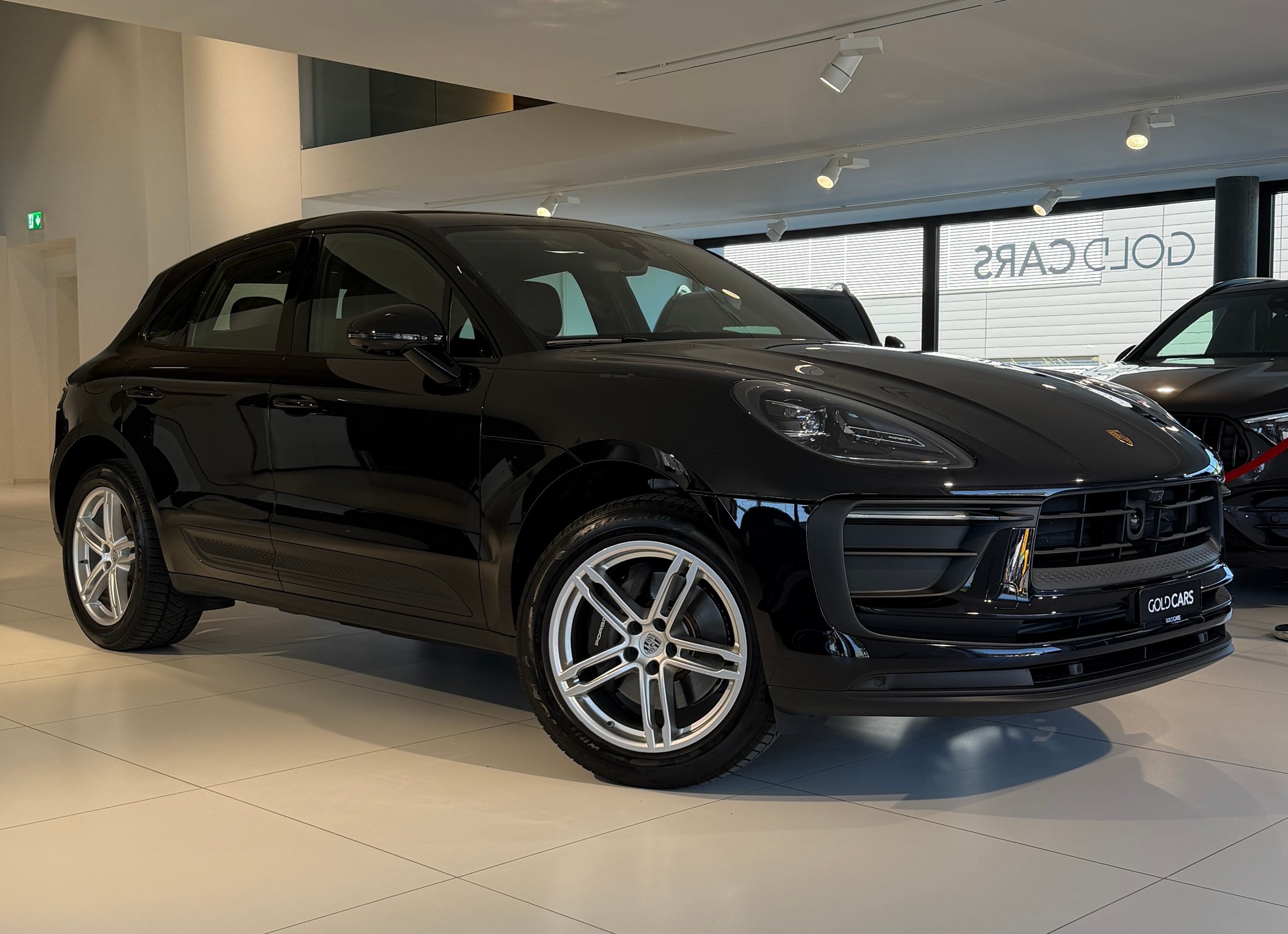 PORSCHE Macan PDK-image-1