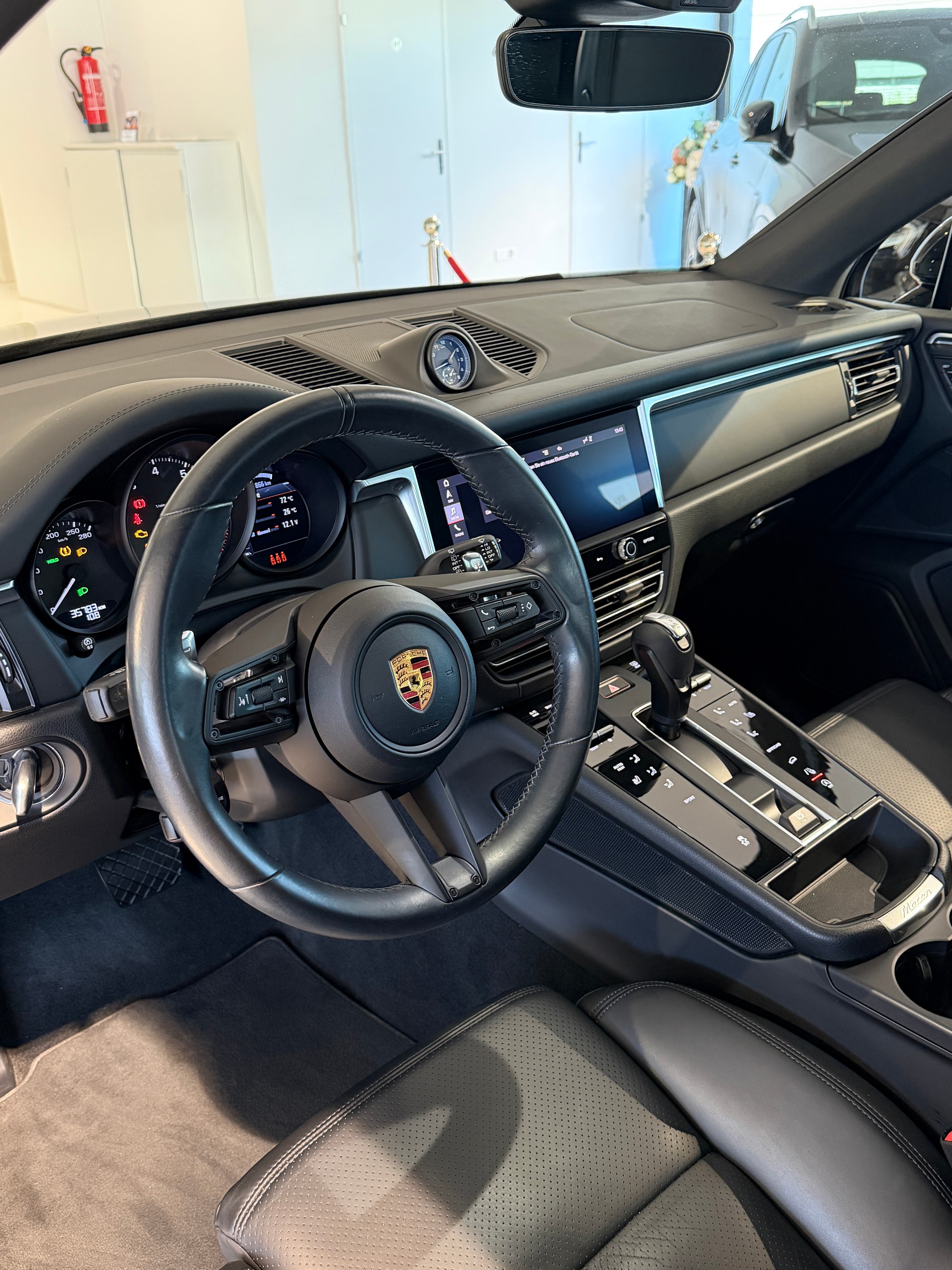 PORSCHE Macan PDK-image-8