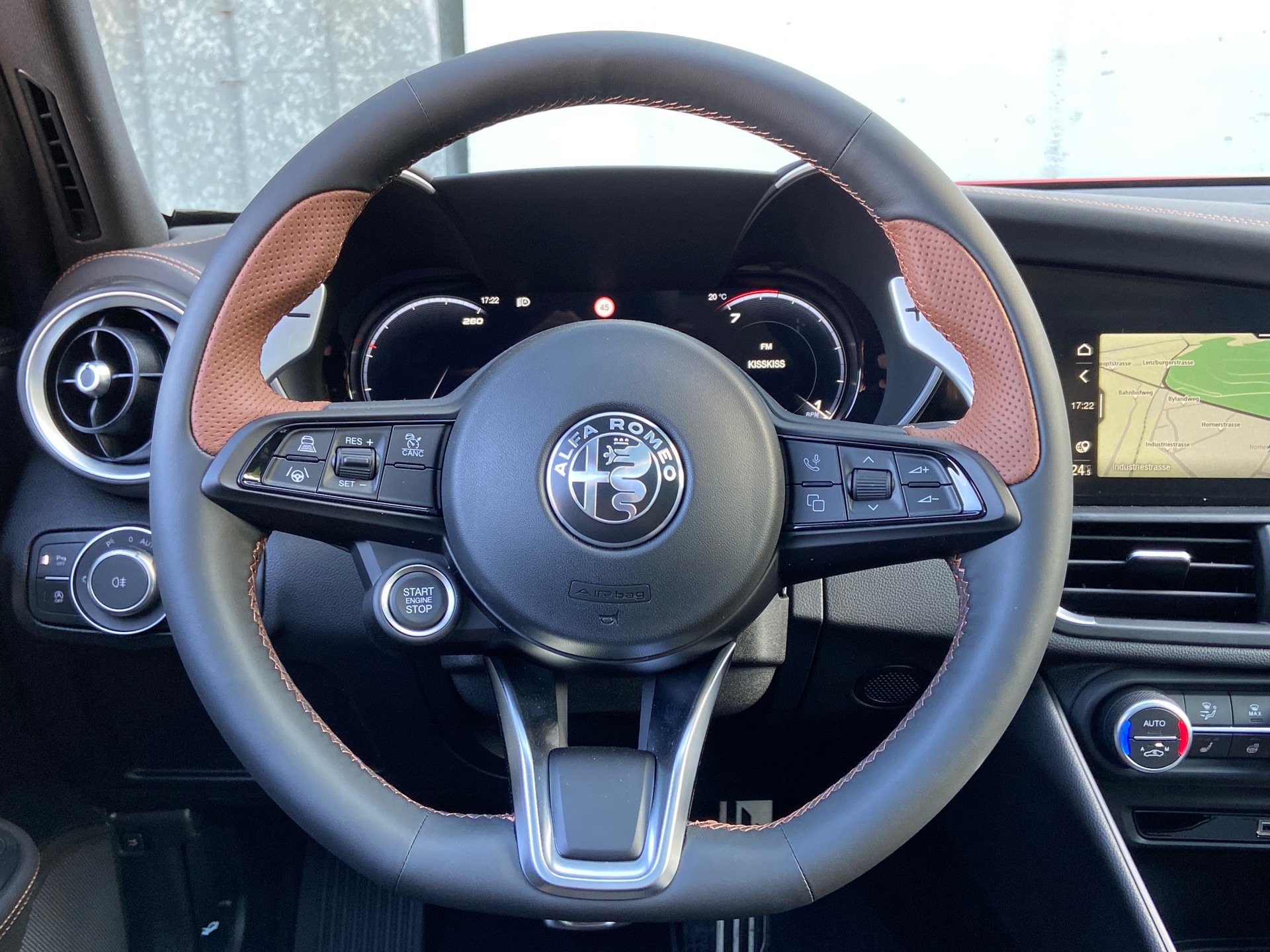 ALFA ROMEO Giulia 2.0 Intensa Sky Q4 AT8-image-9