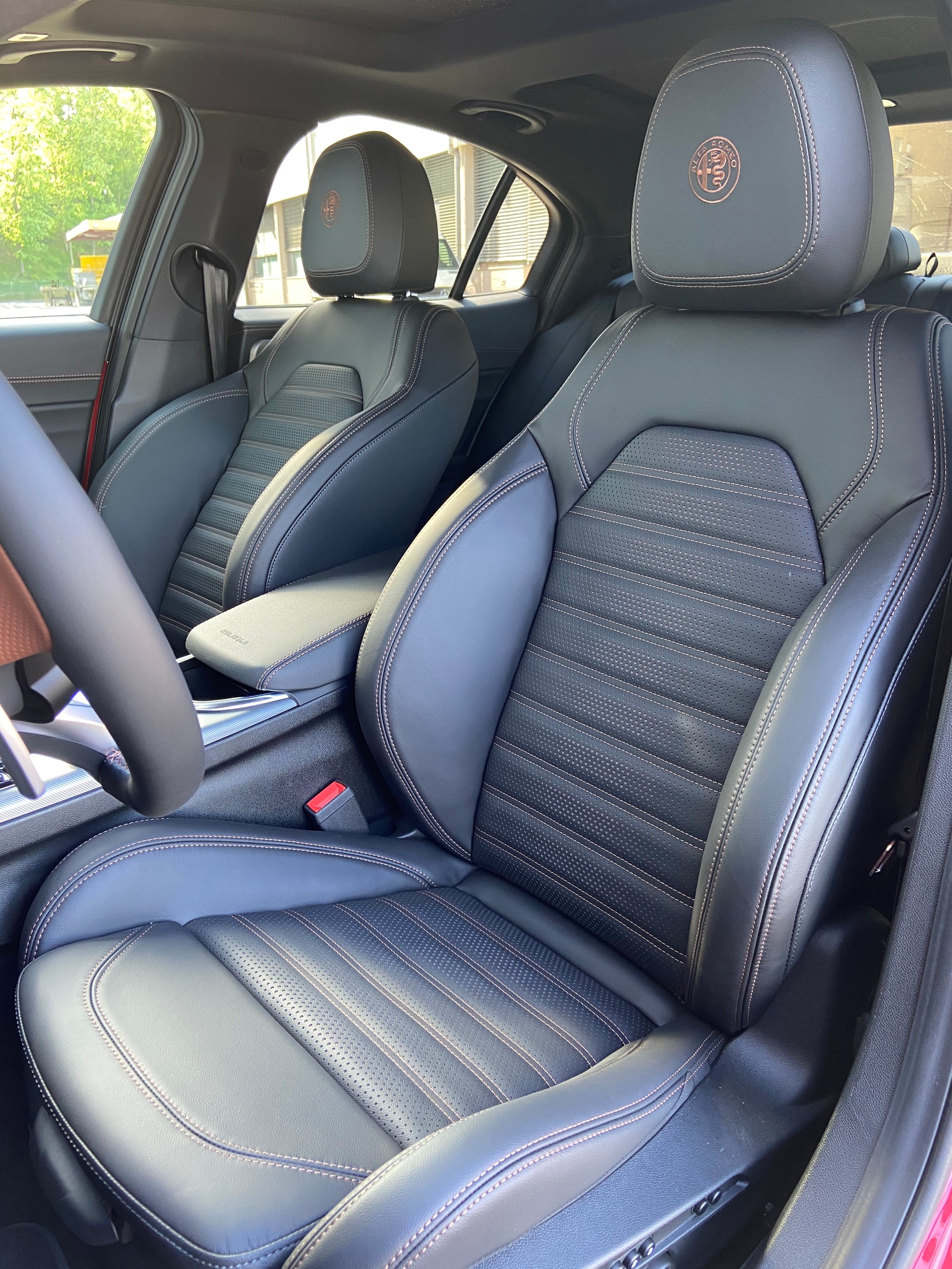 ALFA ROMEO Giulia 2.0 Intensa Sky Q4 AT8-image-6