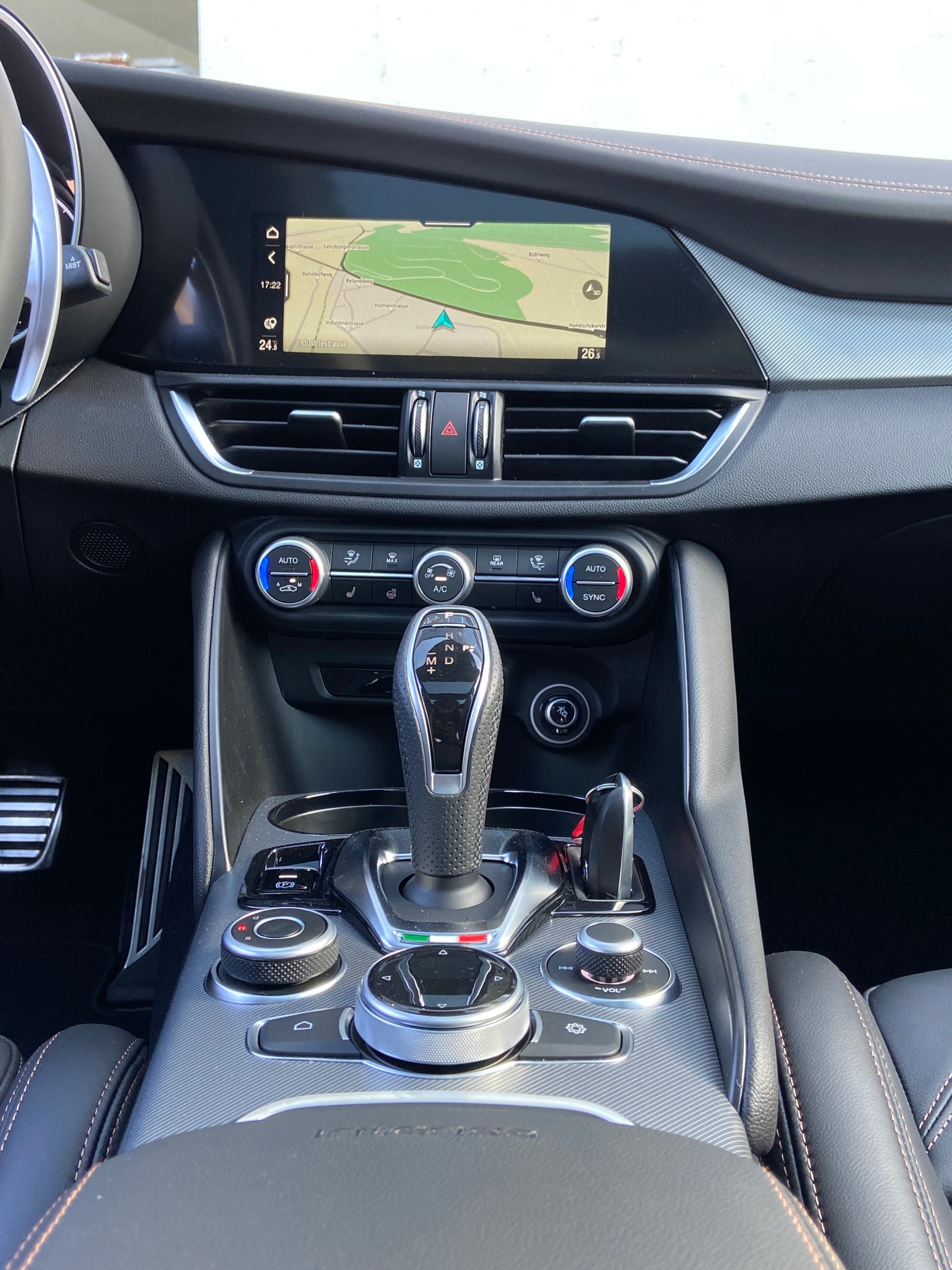 ALFA ROMEO Giulia 2.0 Intensa Sky Q4 AT8-image-10