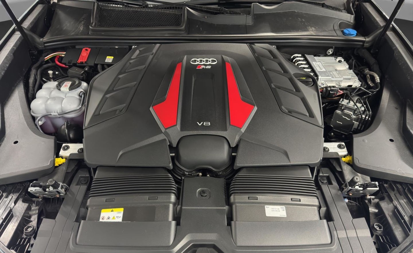 AUDI RSQ8 quattro-image-11