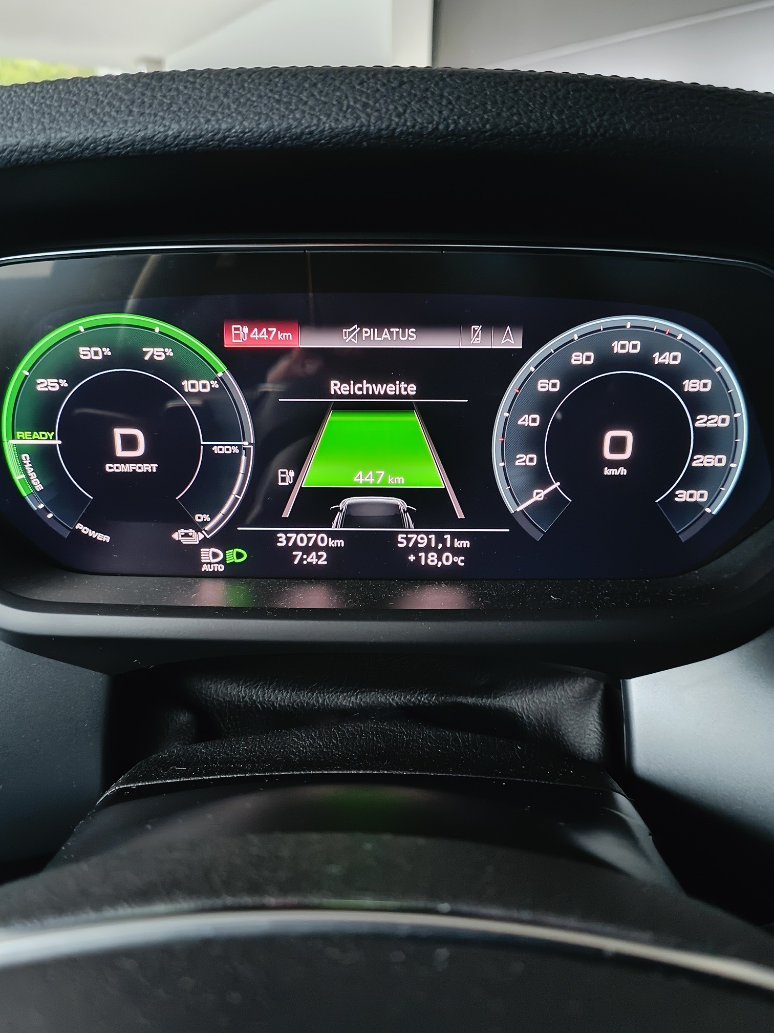 AUDI e-tron GT quattro-image-25