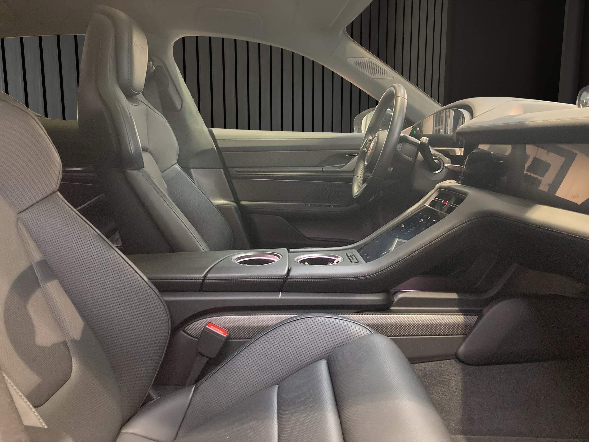 PORSCHE Taycan Turbo S Sport Turismo-image-16