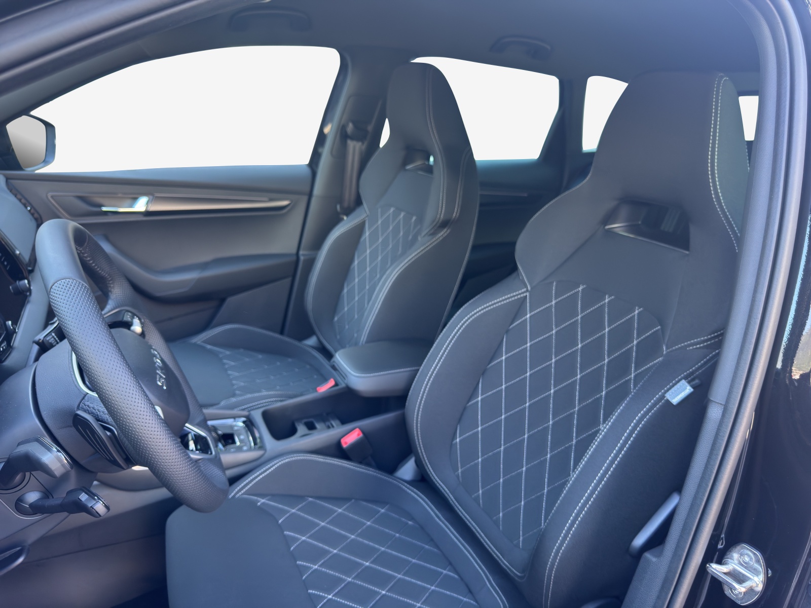 SKODA Karoq 2.0 TSI Dynamic Limited Edition 4x4 DSG-image-7